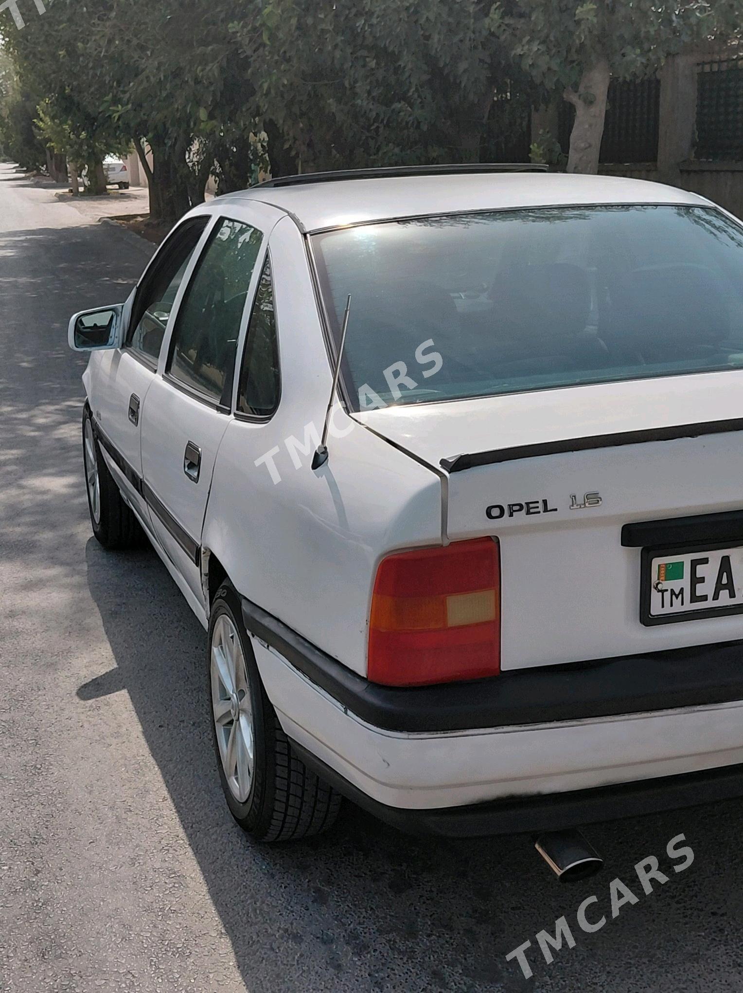 Opel Vectra 1991 - 27 000 TMT - Бузмеин - img 4