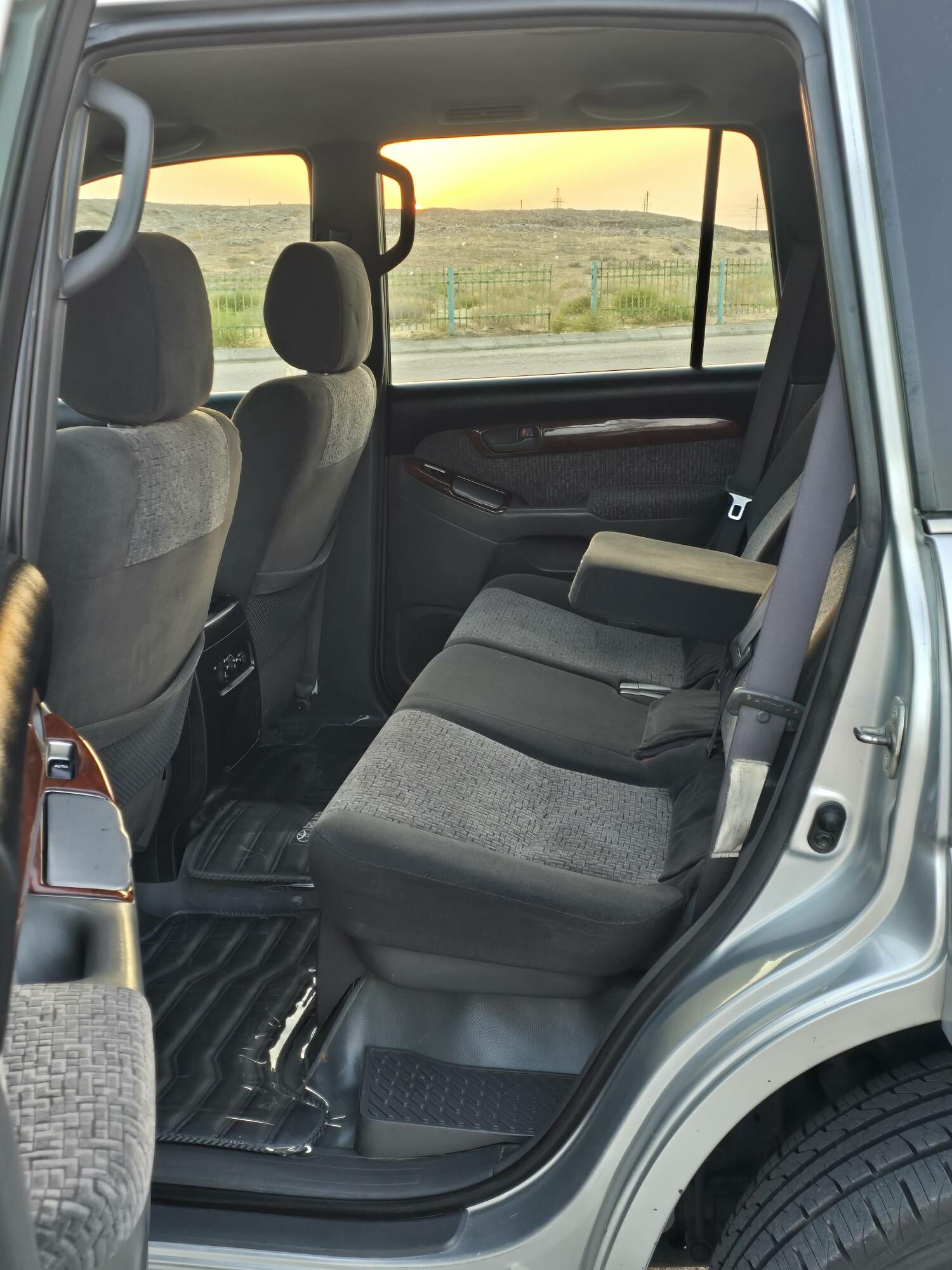 Toyota Land Cruiser Prado 2006 - 340 000 TMT - Ак-Бугдайский этрап - img 2