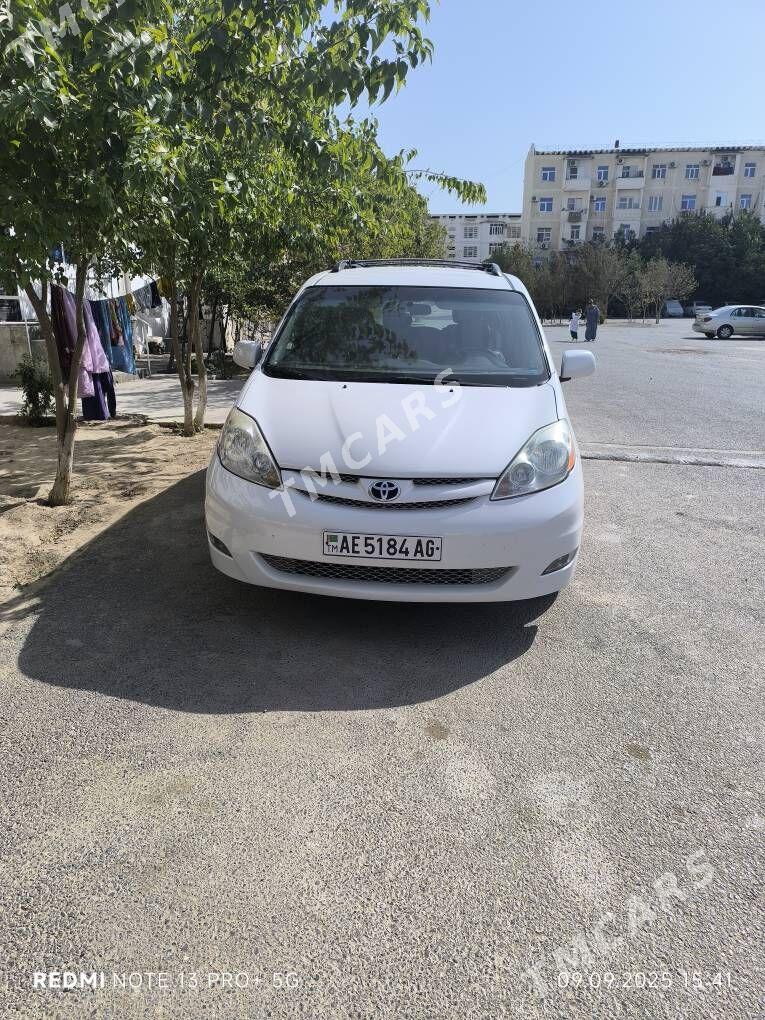 Toyota Sienna 2004 - 250 000 TMT - Howdan "W" - img 6