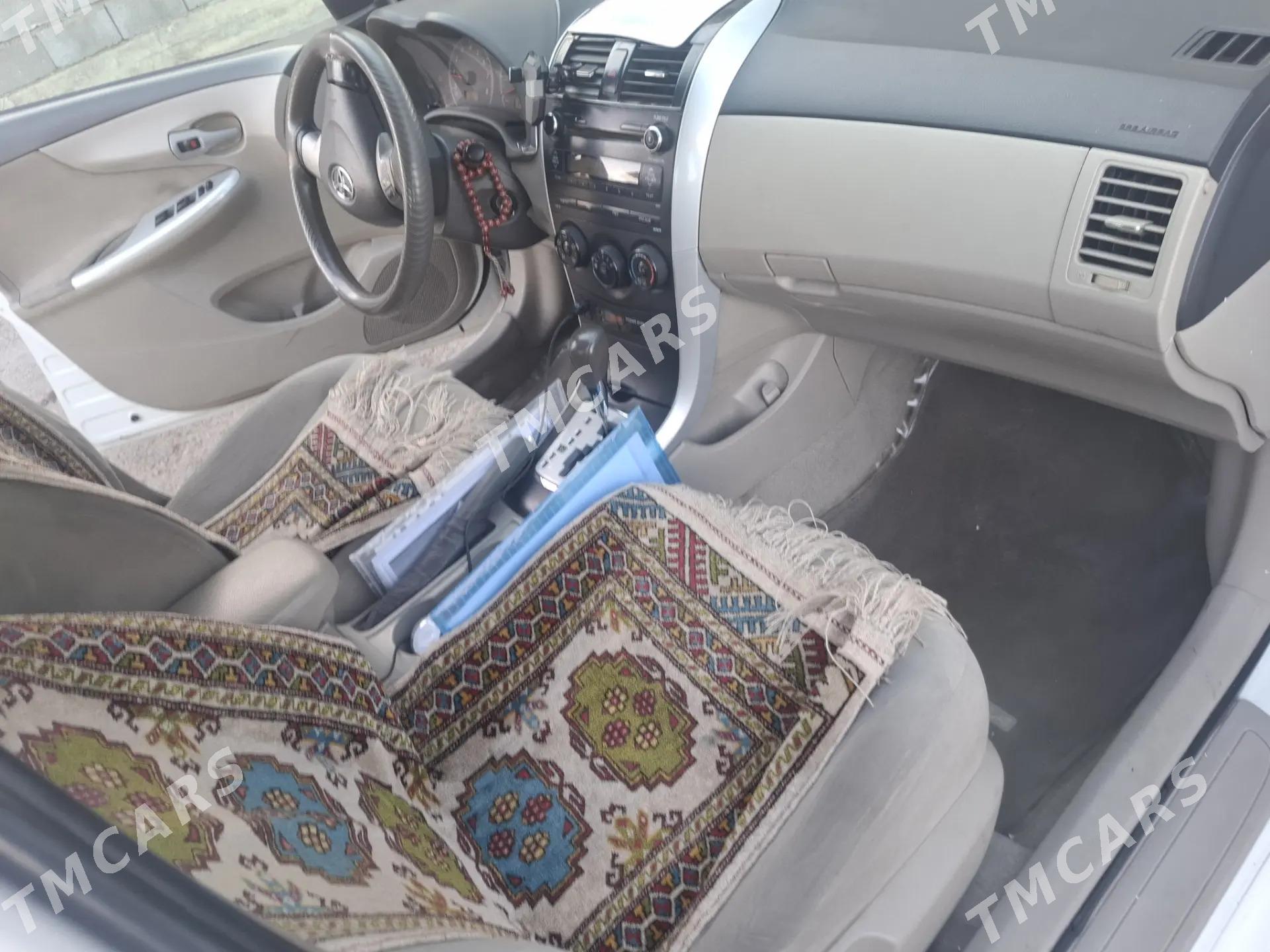 Toyota Corolla 2009 - 133 000 TMT - Кëши - img 3