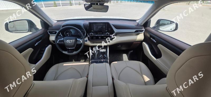 Toyota Highlander 2021 - 425 000 TMT - Гуртли - img 2