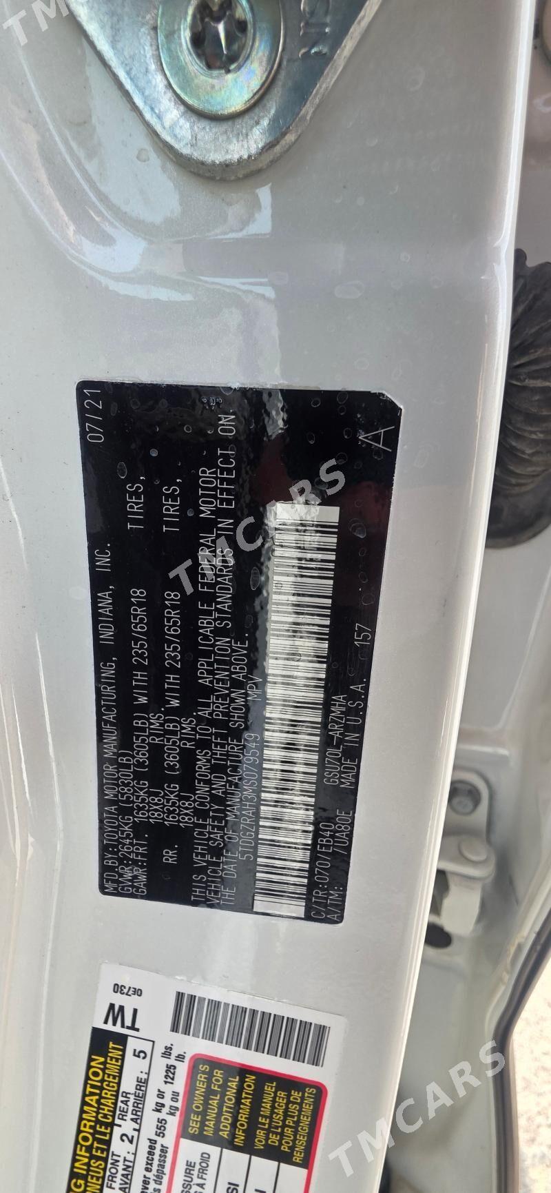 Toyota Highlander 2021 - 425 000 TMT - Гуртли - img 3