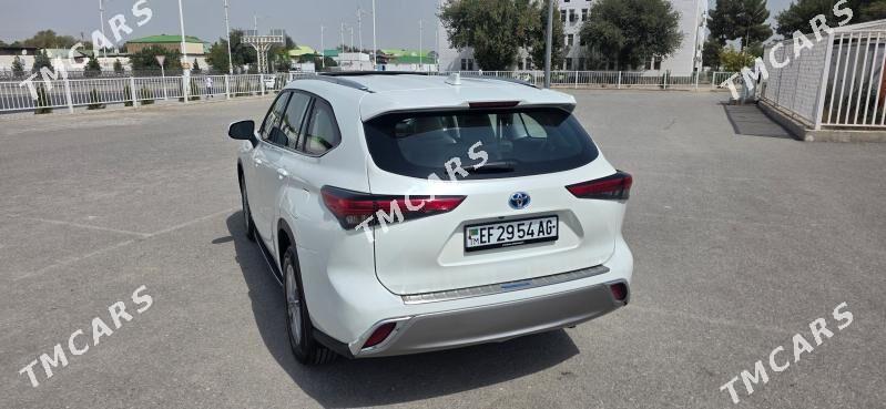 Toyota Highlander 2021 - 425 000 TMT - Гуртли - img 6