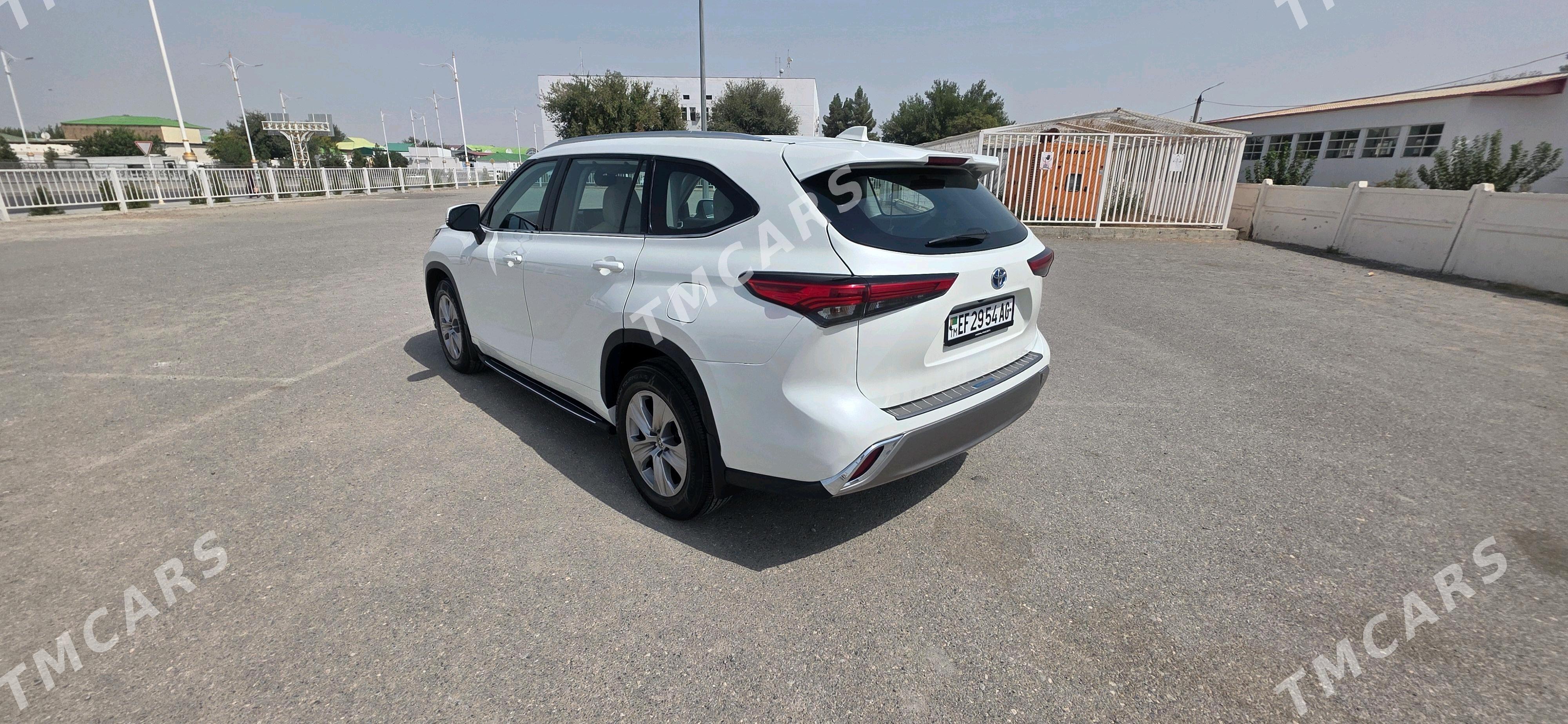 Toyota Highlander 2021 - 425 000 TMT - Гуртли - img 8