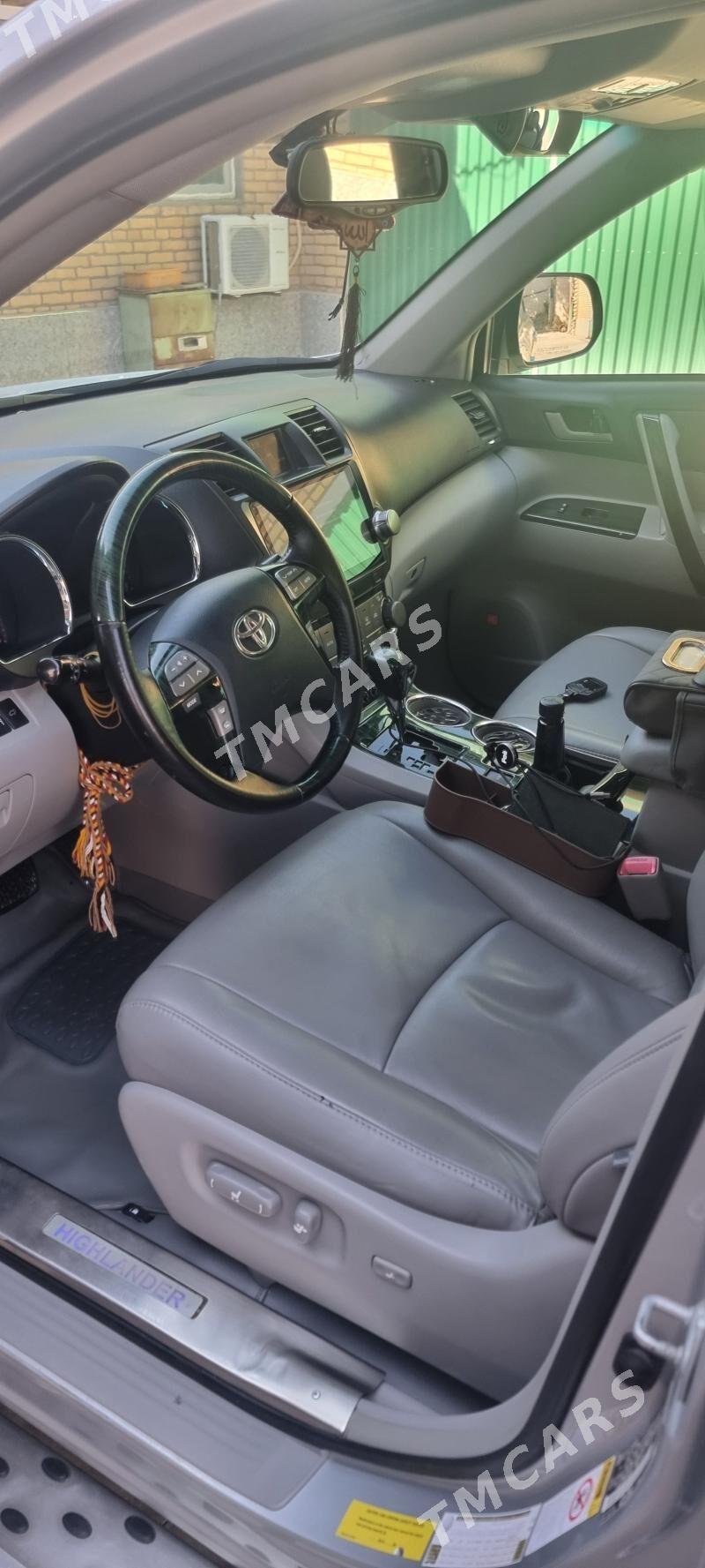 Toyota Highlander 2010 - 400 000 TMT - Халач - img 2