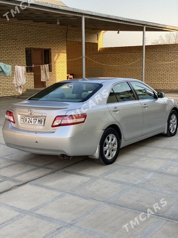 Toyota Camry 2011 - 205 000 TMT - Мары - img 4