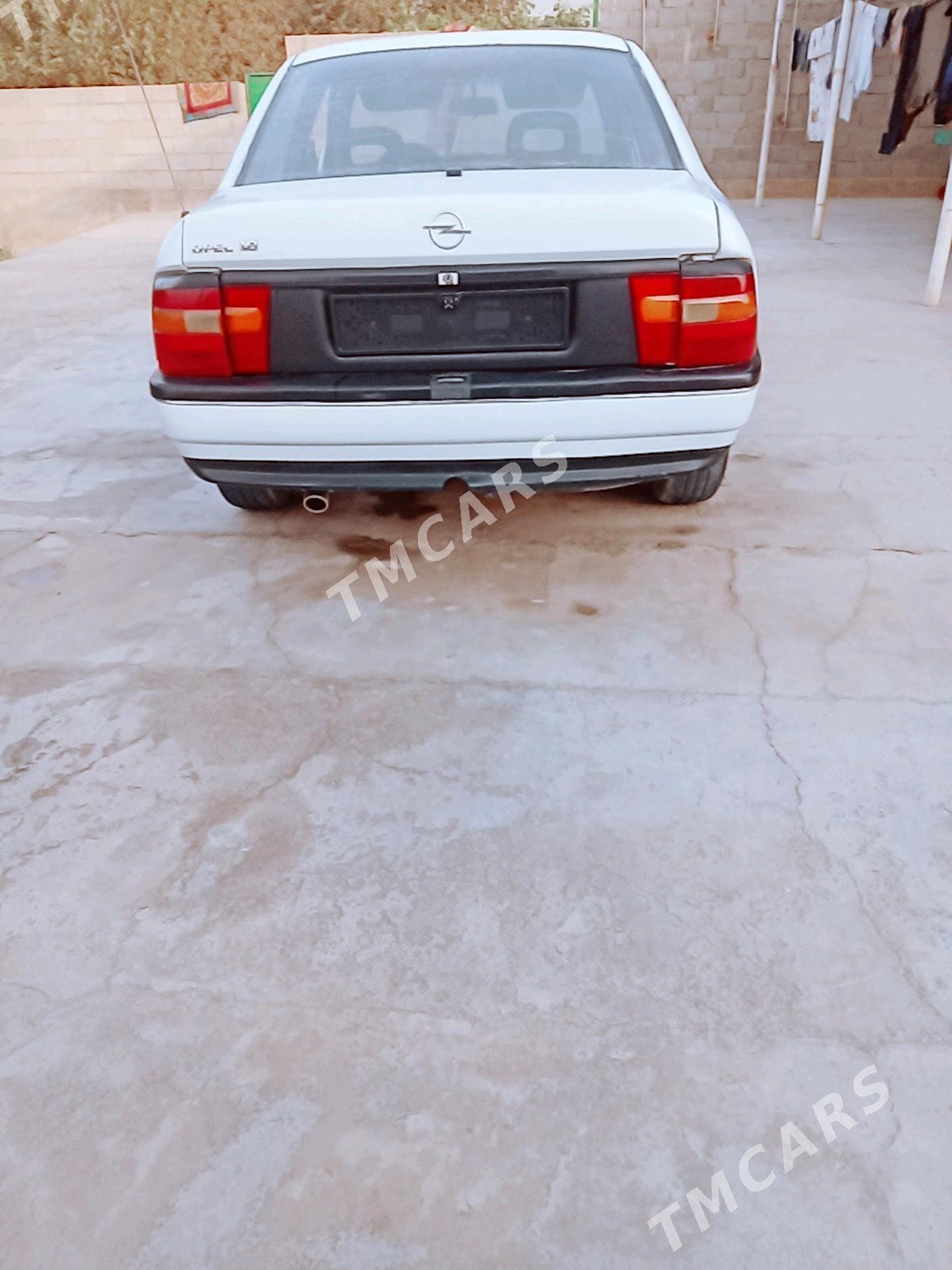 Opel Vectra 1991 - 30 000 TMT - Бахарден - img 2