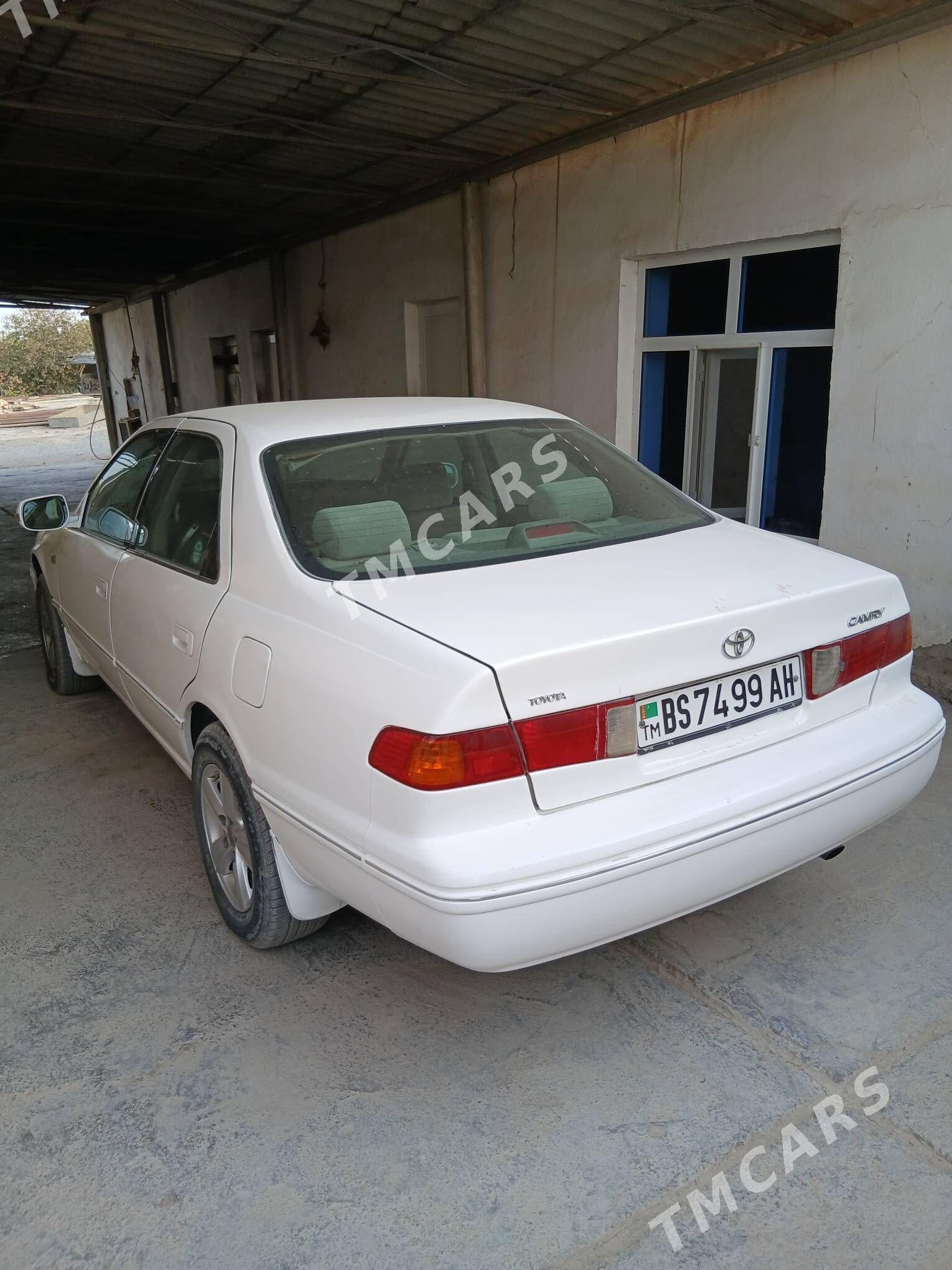 Toyota Camry 2001 - 110 000 TMT - Bäherden - img 2