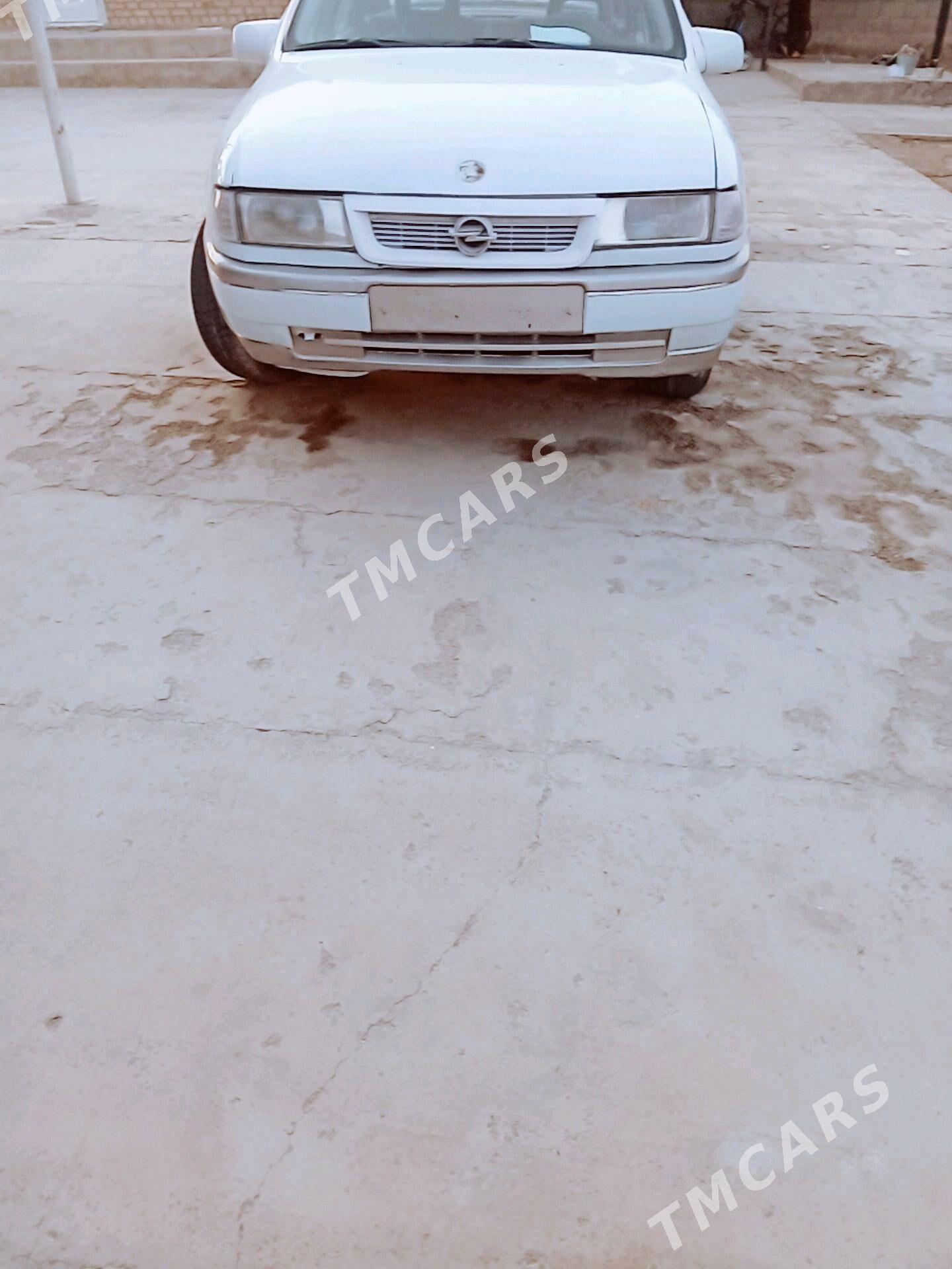 Opel Vectra 1991 - 30 000 TMT - Бахарден - img 4