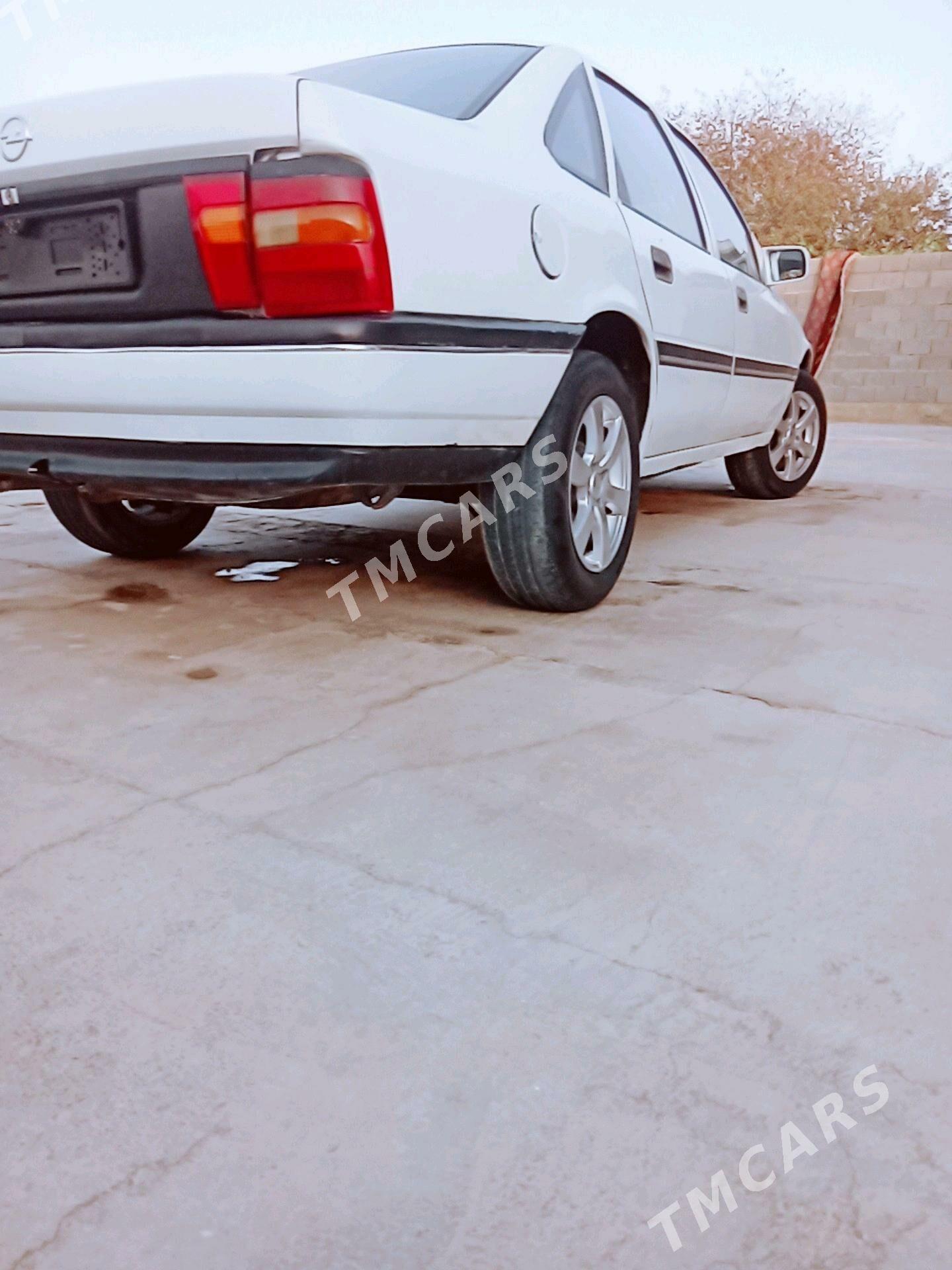 Opel Vectra 1991 - 30 000 TMT - Бахарден - img 7