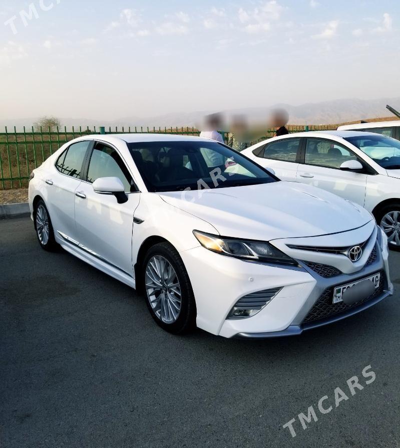 Toyota Camry 2018 - 242 000 TMT - Кëши - img 6