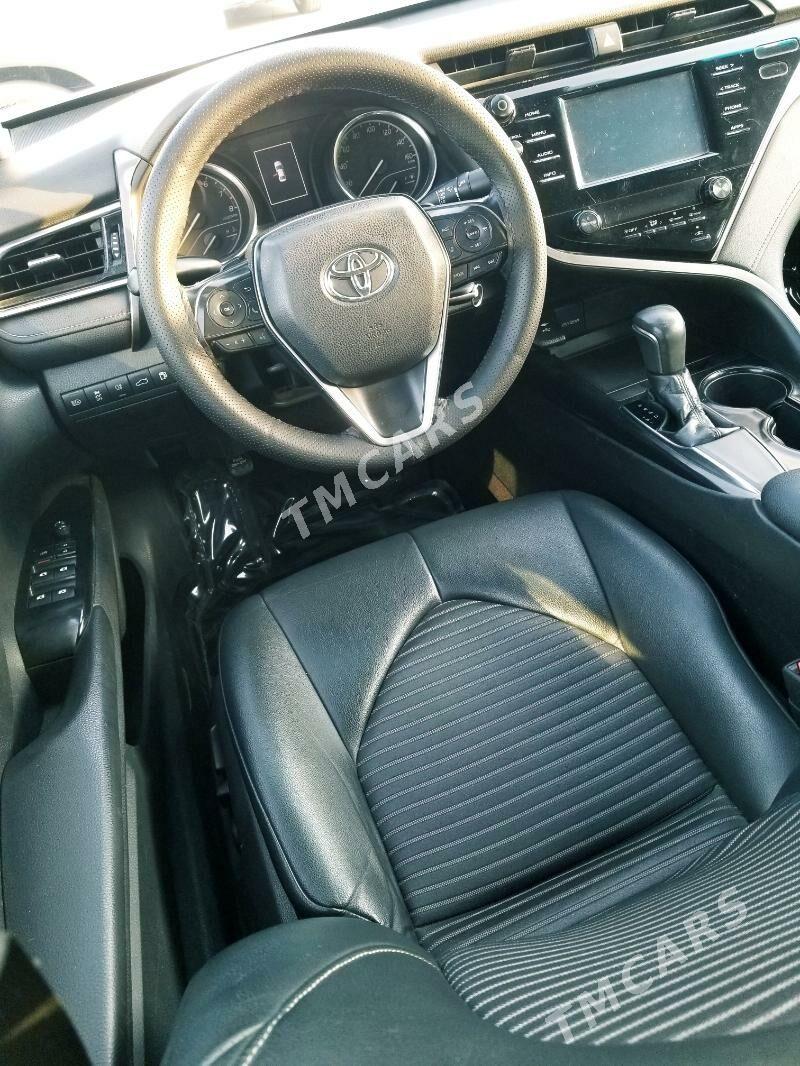 Toyota Camry 2018 - 242 000 TMT - Кëши - img 4