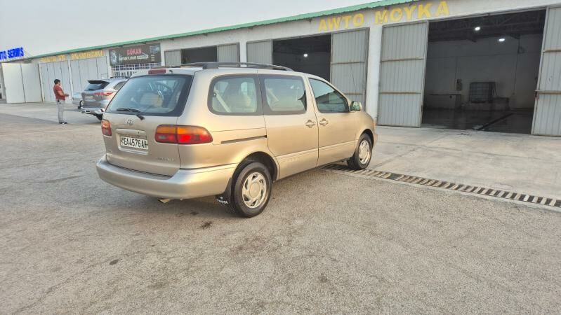 Toyota Sienna 2000 - 162 000 TMT - Гёкдепе - img 4