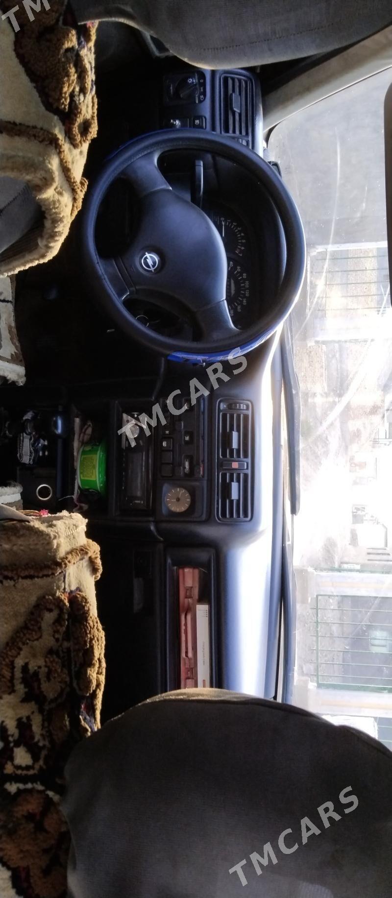 Opel Vectra 1992 - 28 000 TMT - Губадаг - img 2