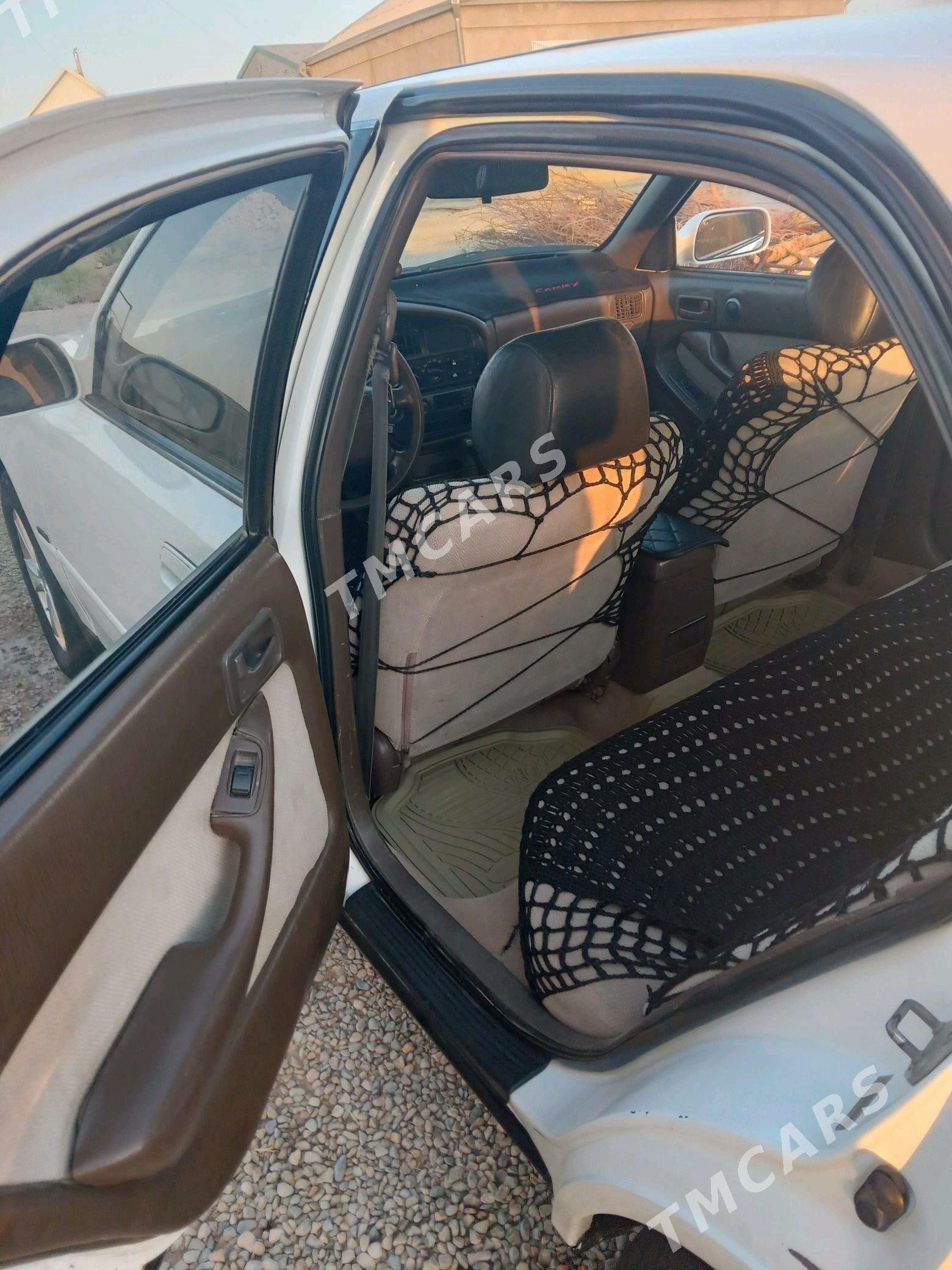 Toyota Camry 1995 - 99 000 TMT - Baýramaly - img 2