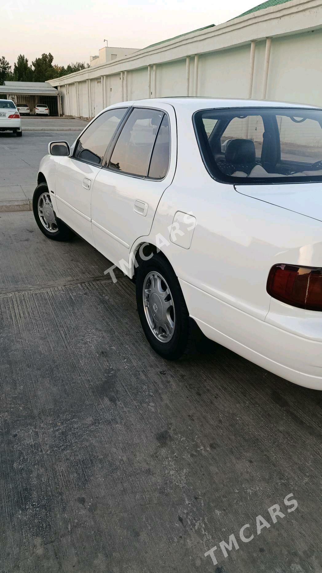 Toyota Camry 1995 - 99 000 TMT - Baýramaly - img 5
