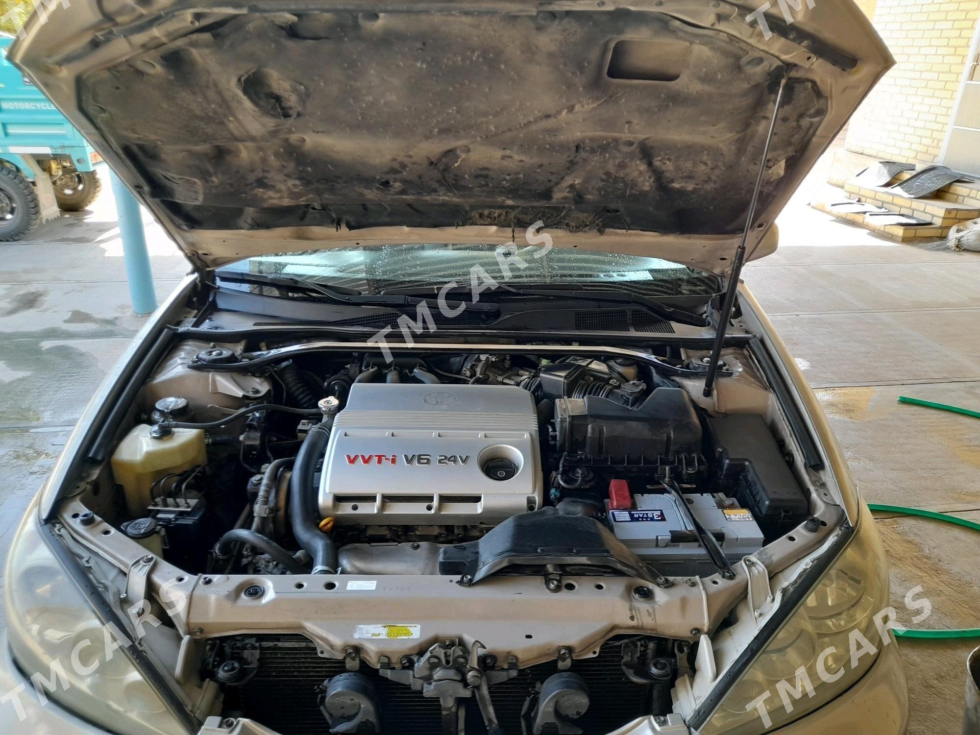 Toyota Camry 2004 - 185 000 TMT - Саят - img 9