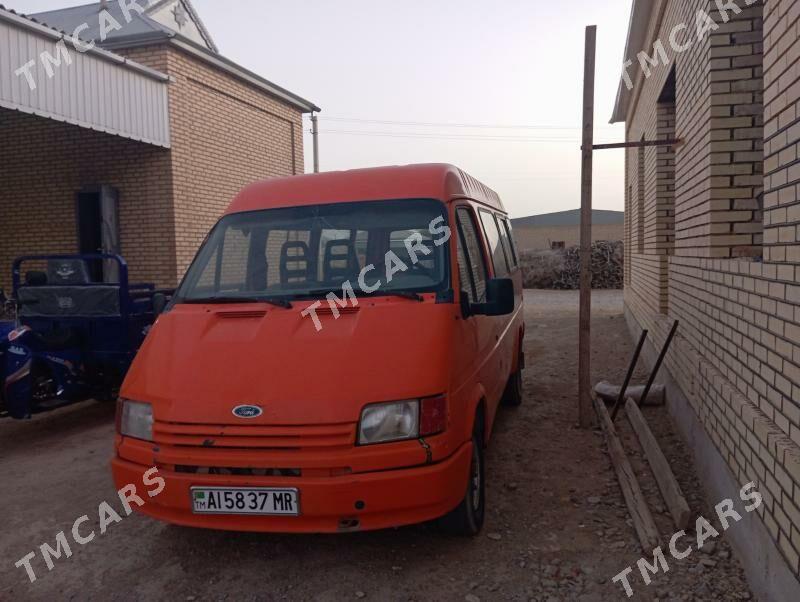 Toyota Hiace 2002 - 55 000 TMT - Мары - img 4