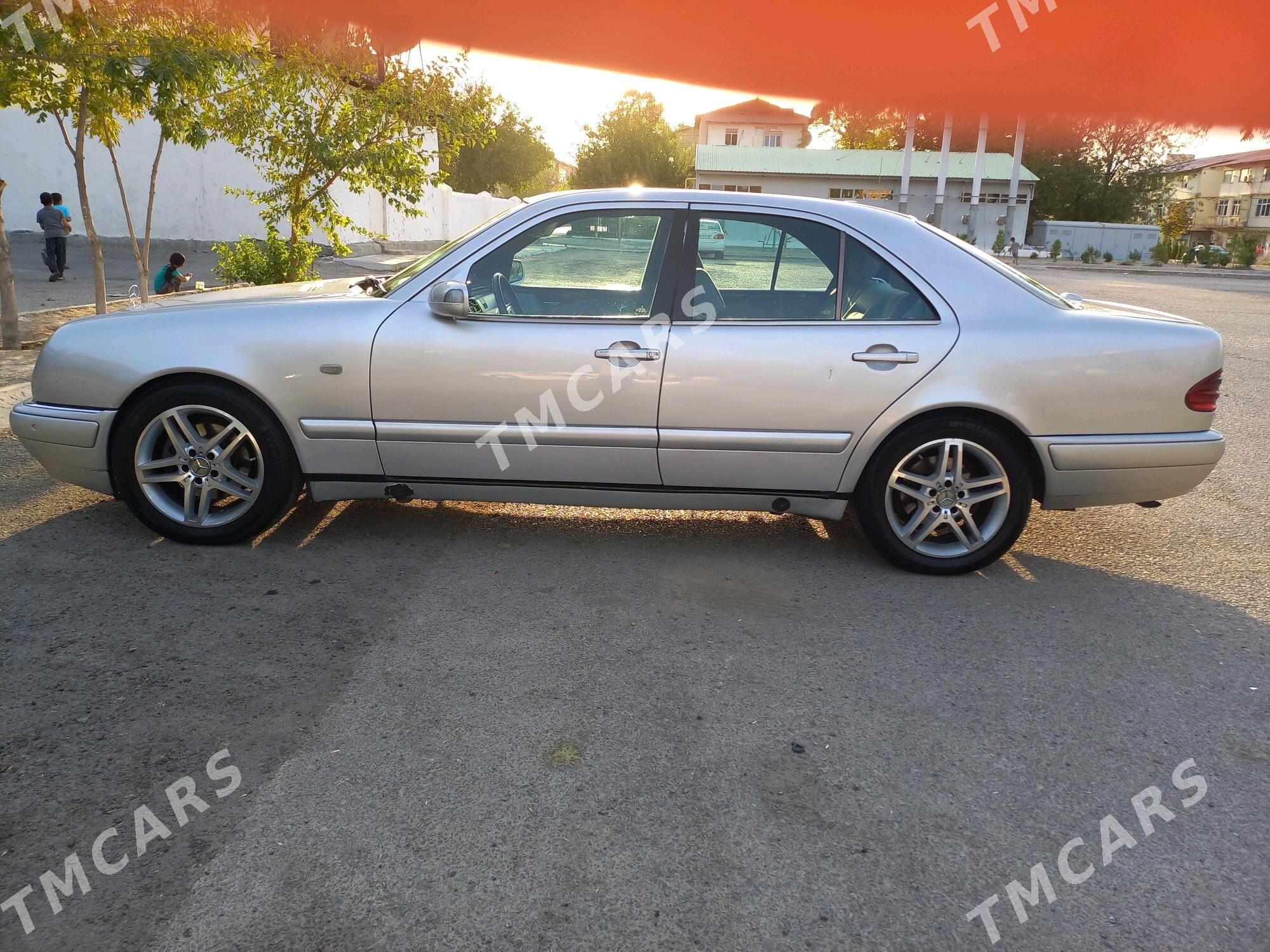 Mercedes-Benz E320 1997 - 75 000 TMT - Ашхабад - img 3