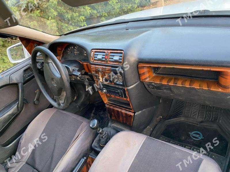 Opel Vectra 1992 - 30 000 TMT - Mary - img 4