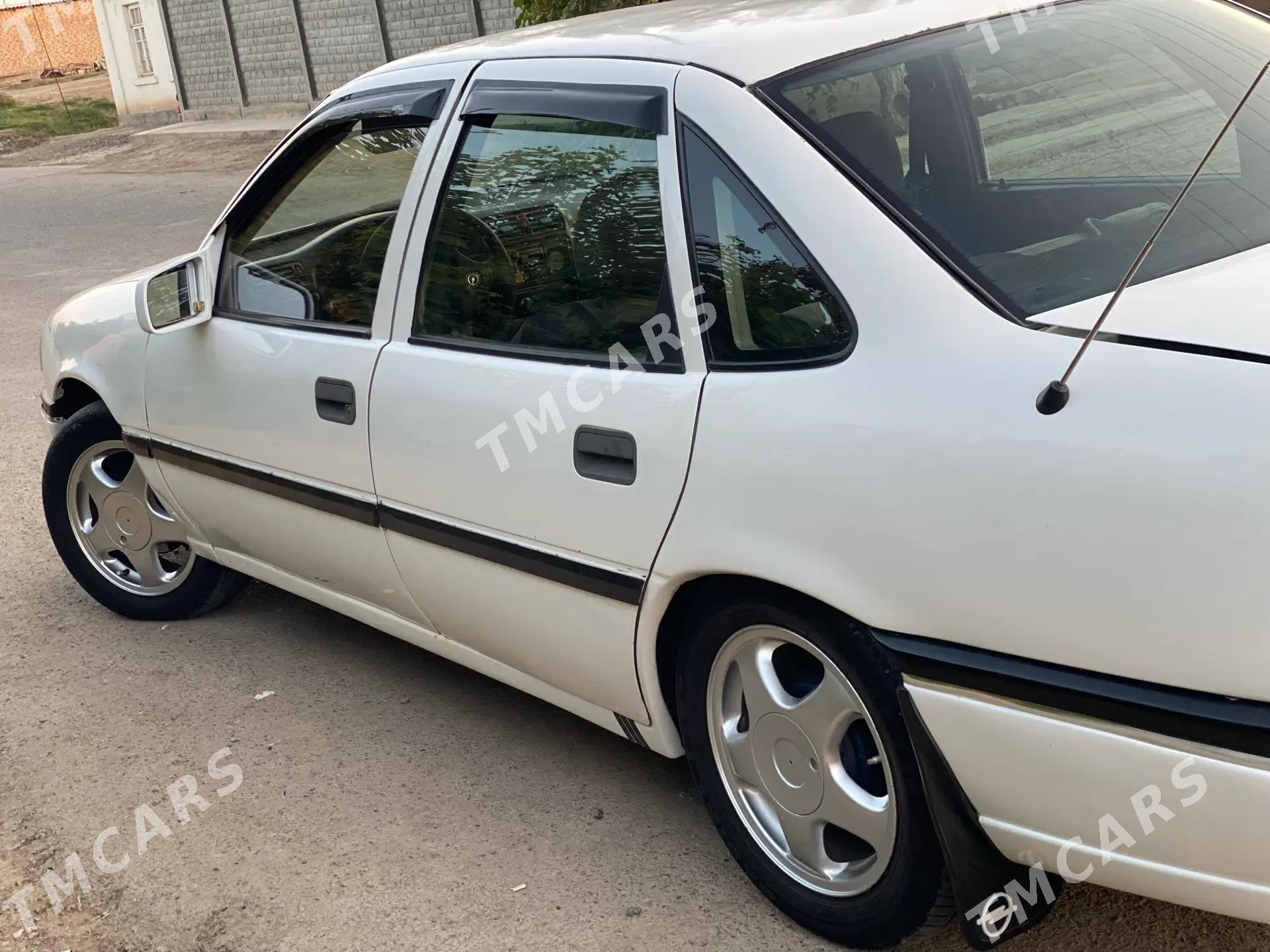 Opel Vectra 1992 - 30 000 TMT - Mary - img 2