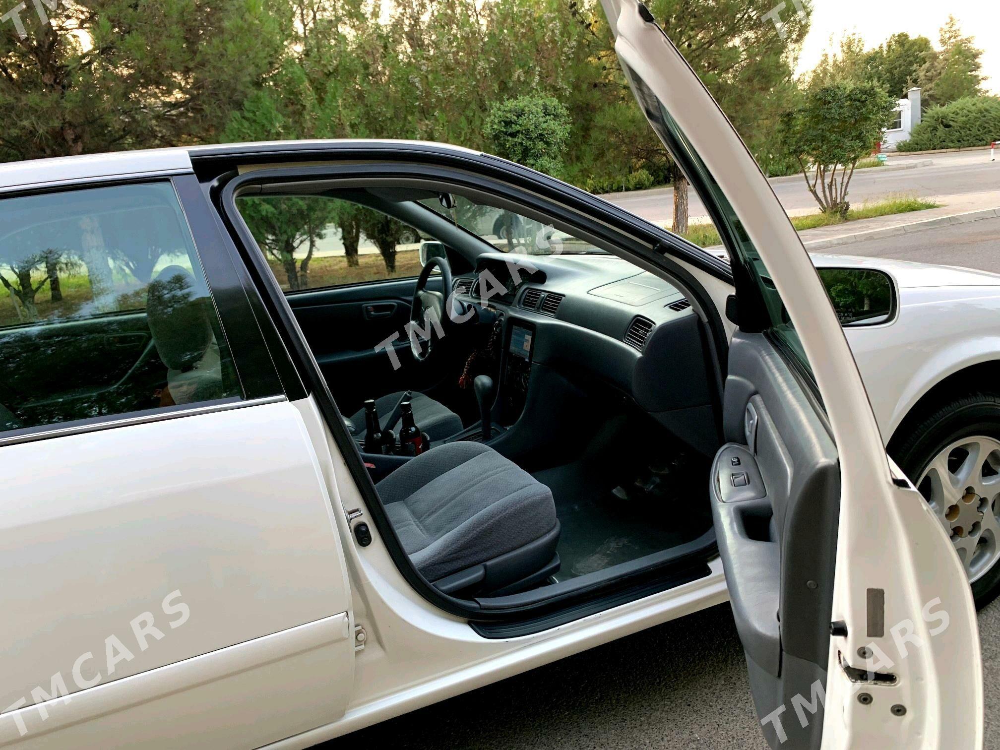 Toyota Camry 2000 - 143 000 TMT - Bäherden - img 4