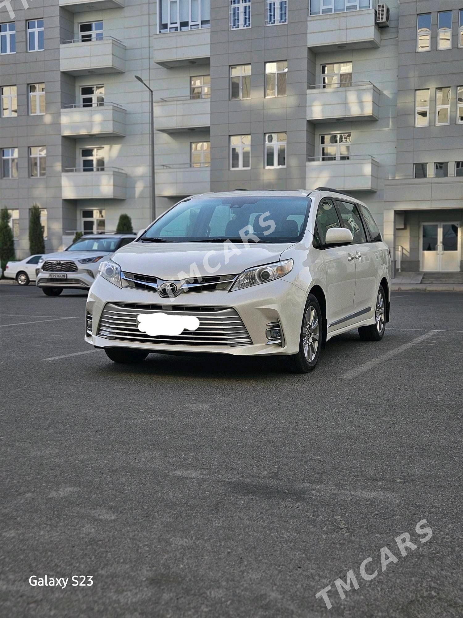 Toyota Sienna 2018 - 425 000 TMT - Мары - img 8