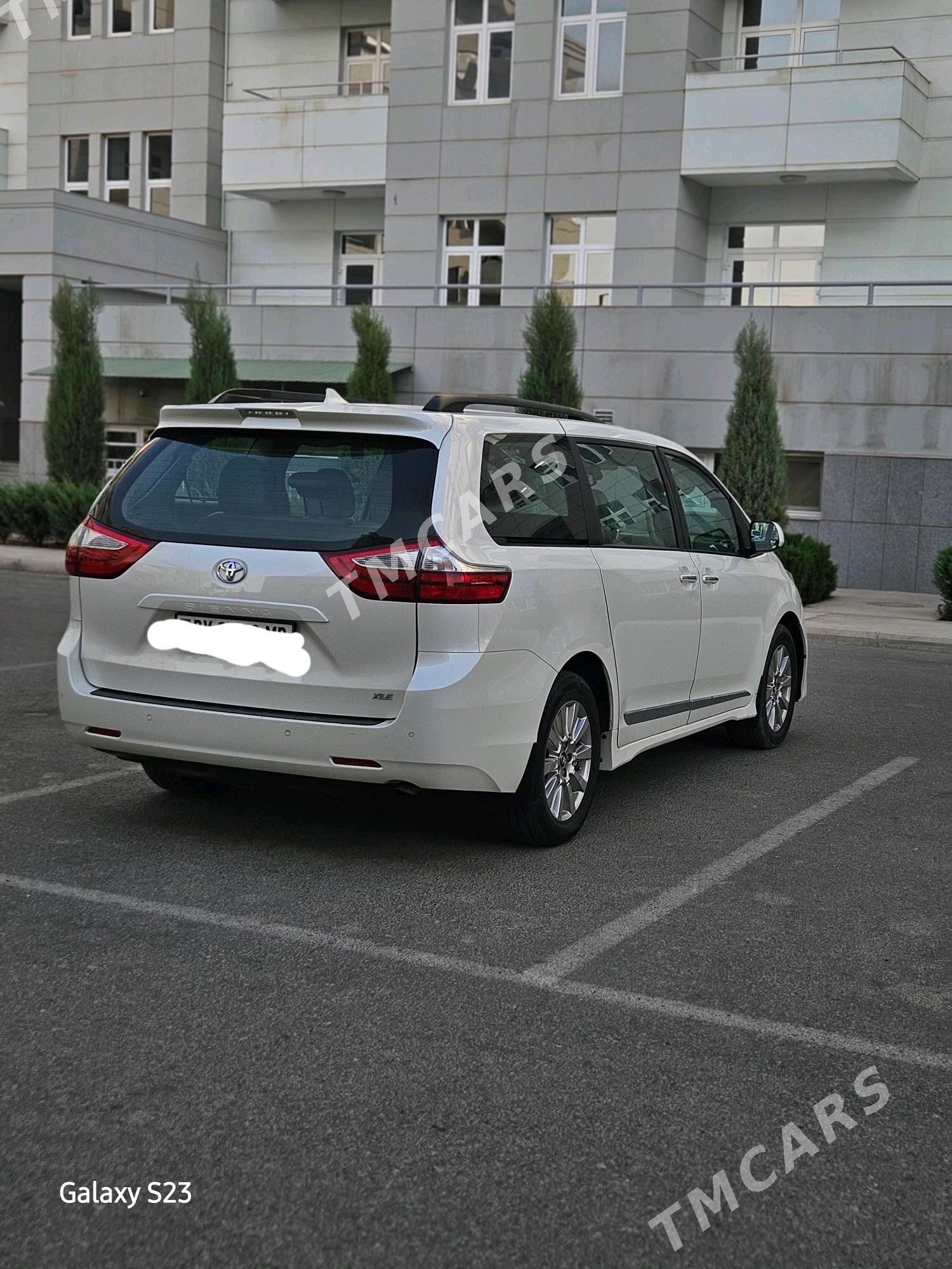 Toyota Sienna 2018 - 425 000 TMT - Мары - img 4