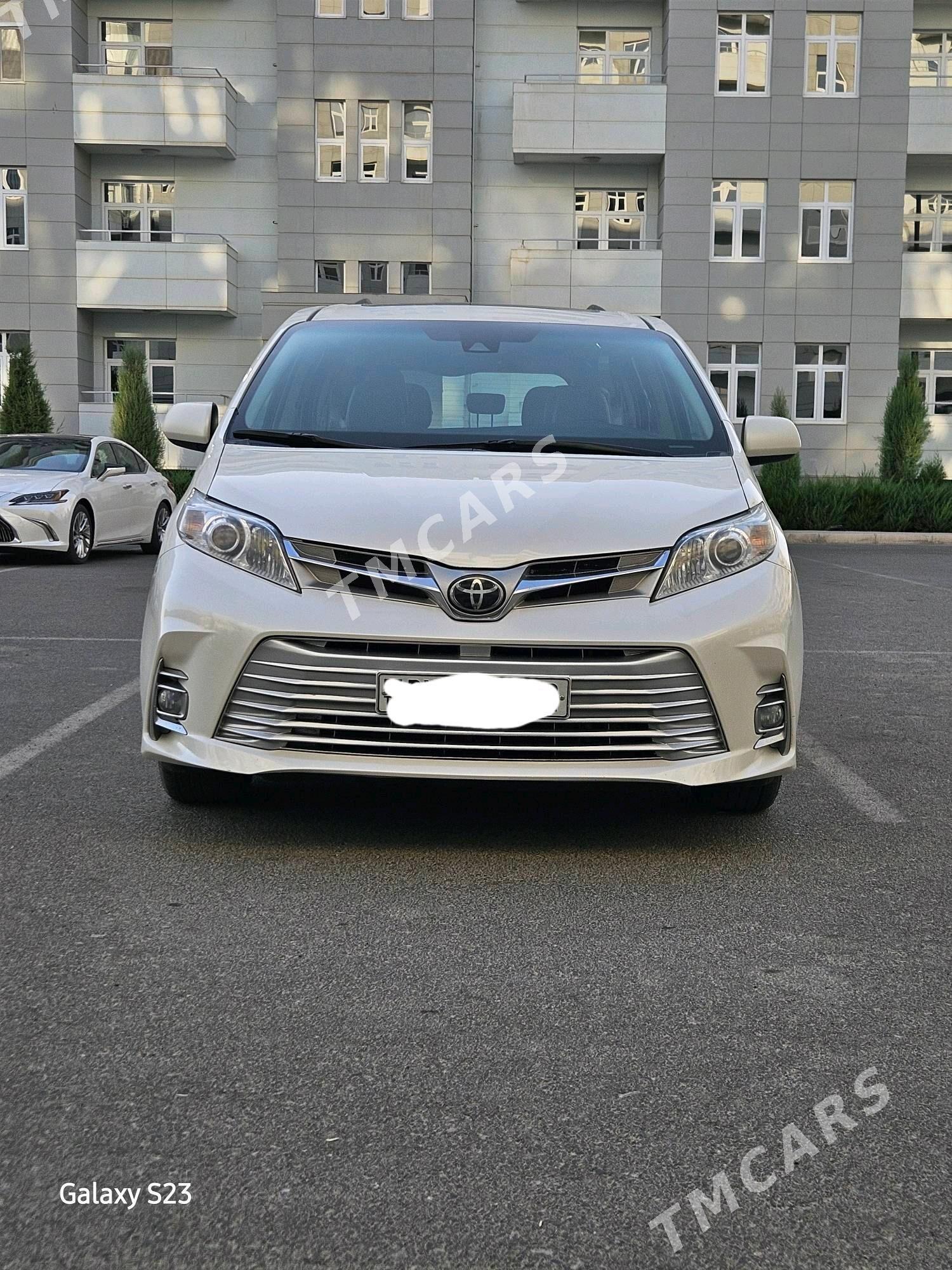 Toyota Sienna 2018 - 425 000 TMT - Мары - img 10