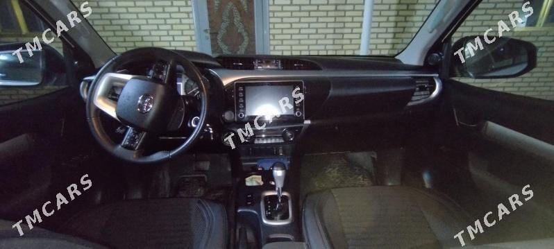 Toyota Hilux 2023 - 625 000 TMT - Sarahs - img 3