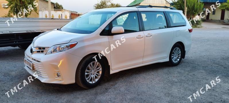 Toyota Sienna 2018 - 400 000 TMT - Ашхабад - img 3