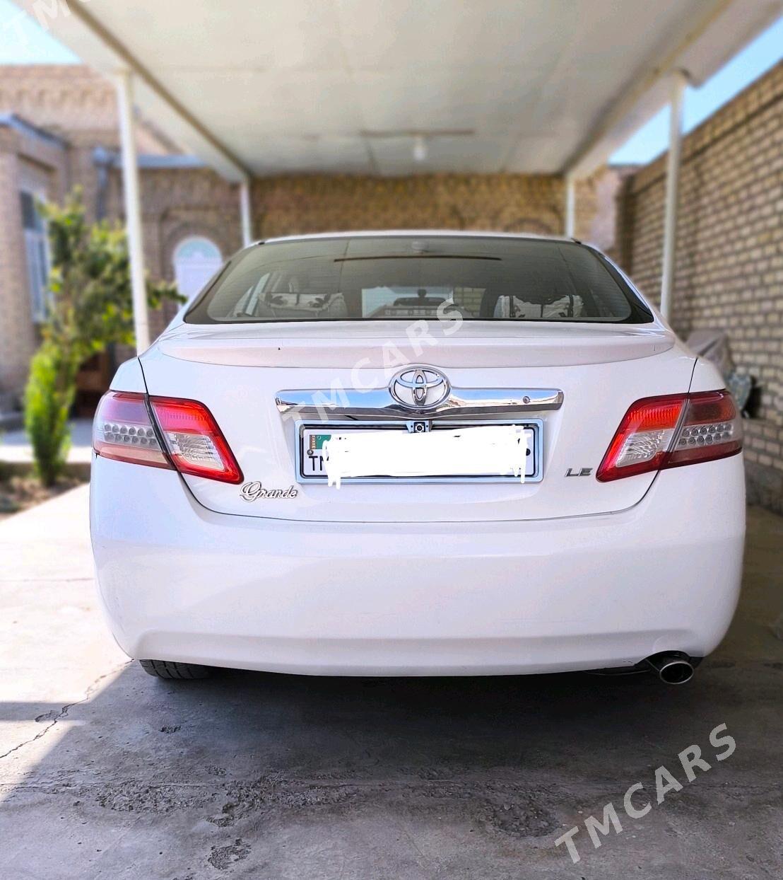 Toyota Camry 2010 - 150 000 TMT - Baýramaly - img 9