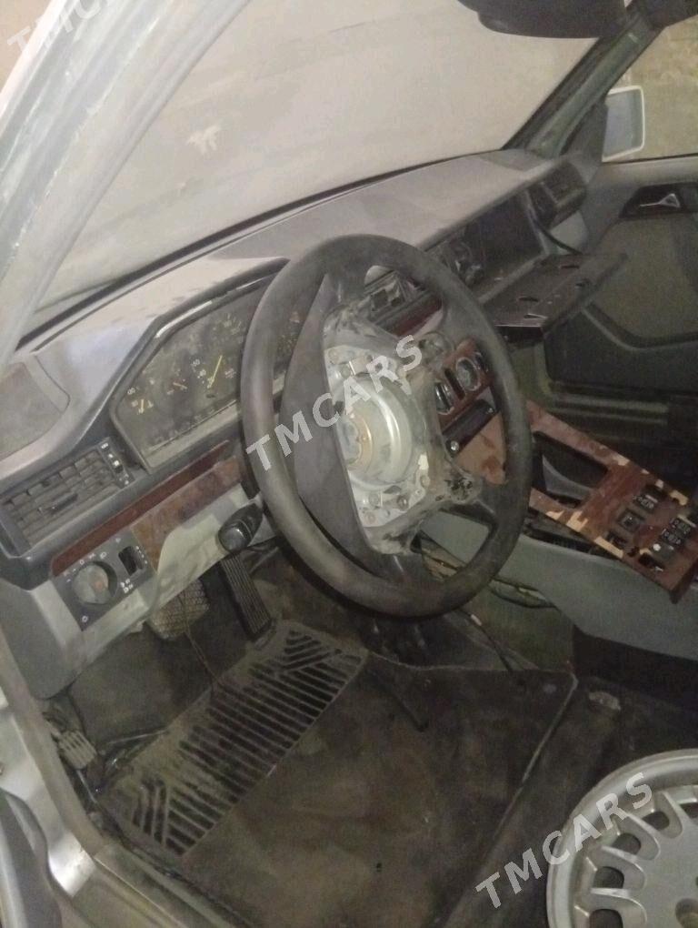 Mercedes-Benz E280 1988 - 35 000 TMT - Туркменабат - img 3
