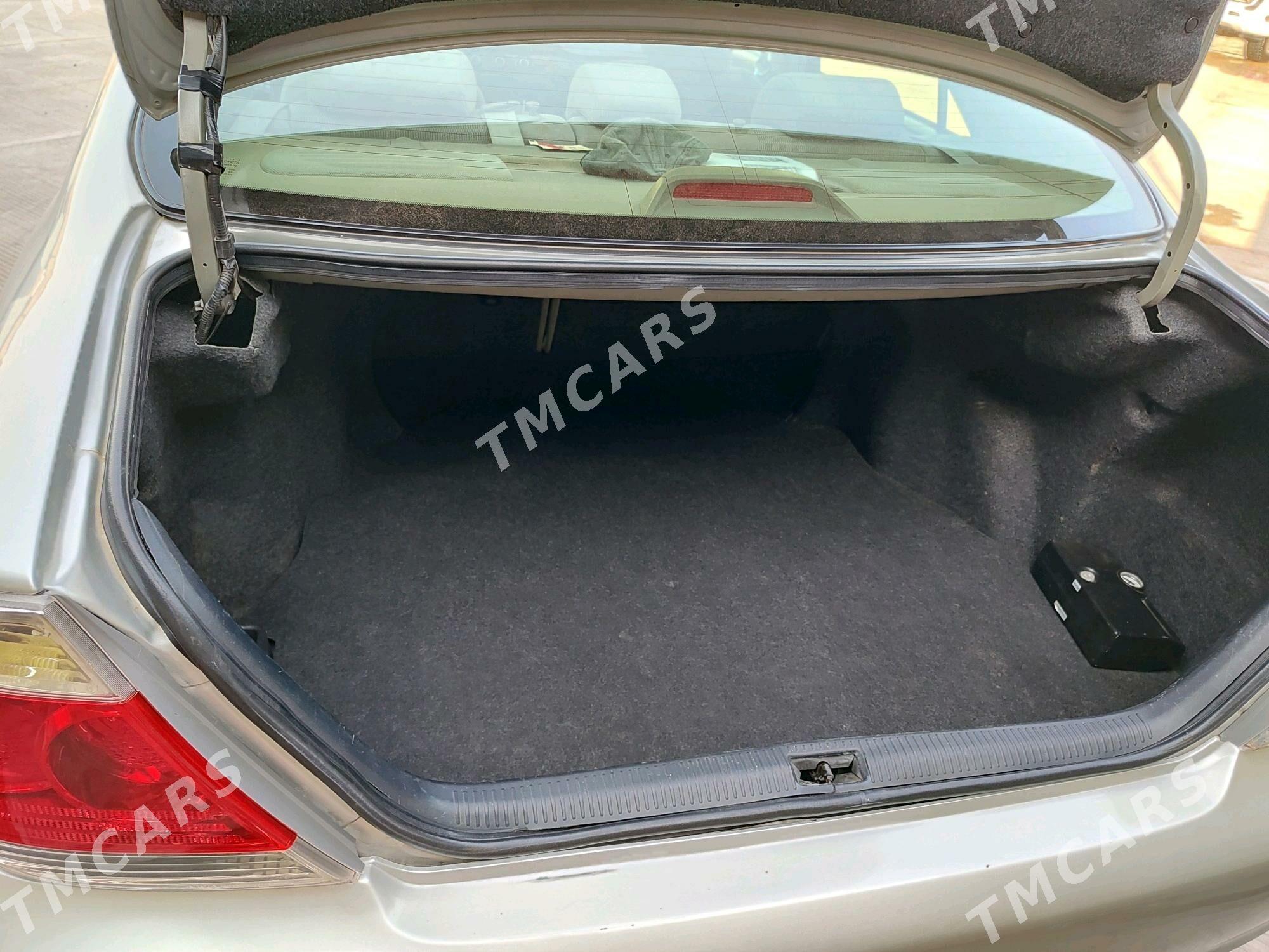 Toyota Camry 2005 - 240 000 TMT - Серахс - img 6