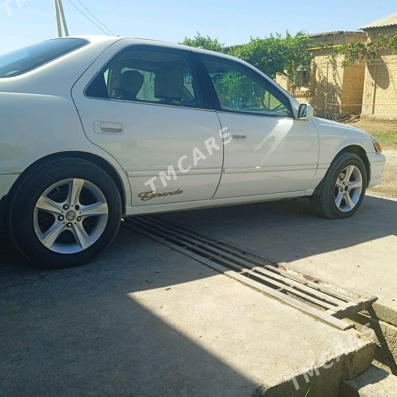 Toyota Camry 1998 - 160 000 TMT - Дянев - img 4