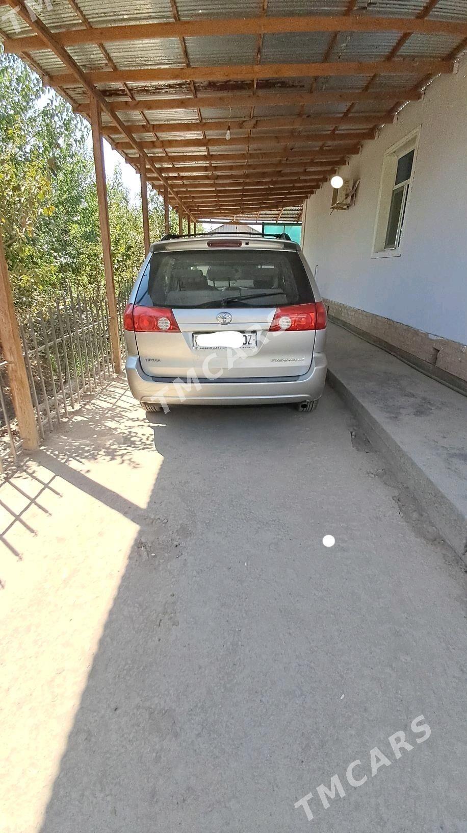 Toyota Sienna 2007 - 240 000 TMT - Şabat etr. - img 2