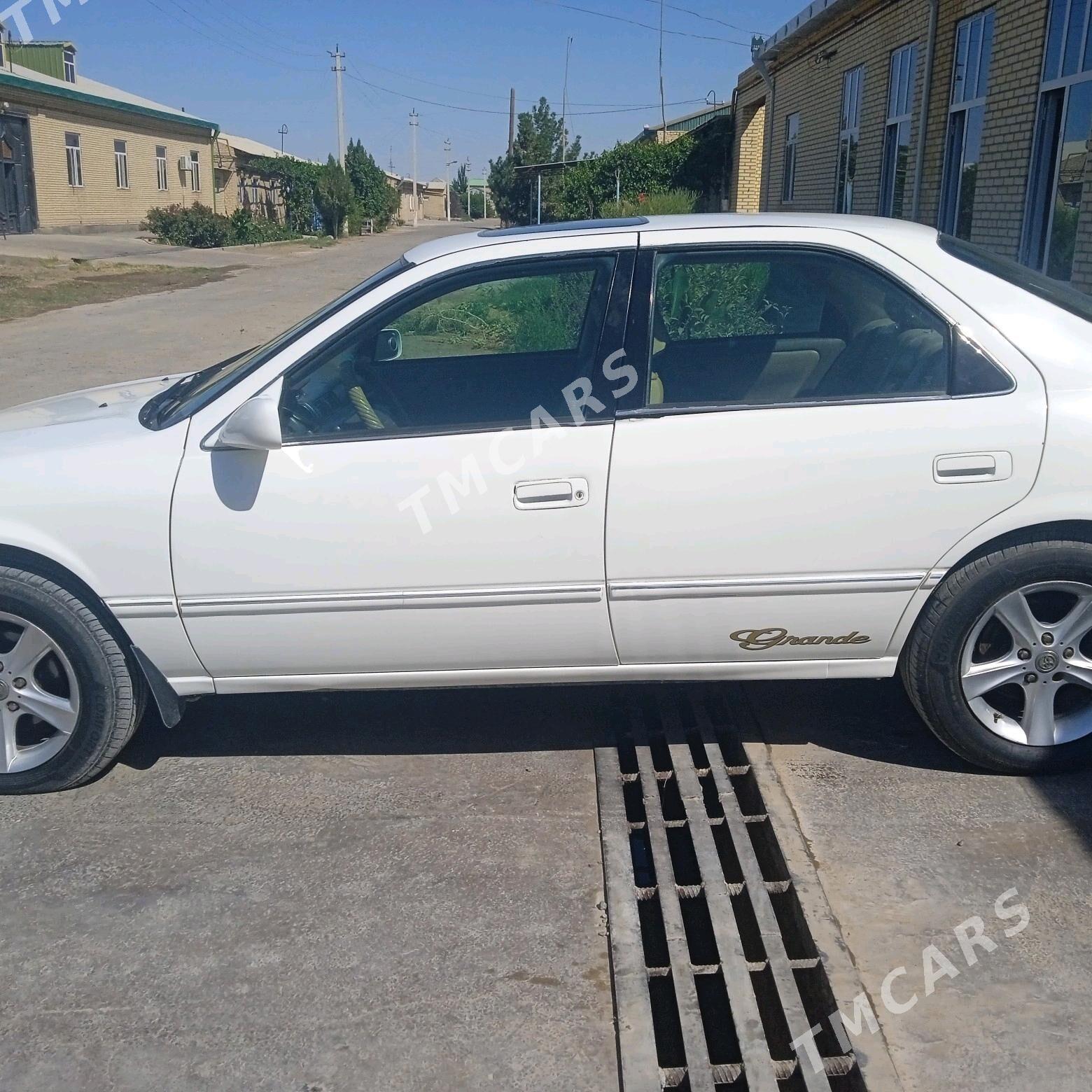 Toyota Camry 1998 - 160 000 TMT - Дянев - img 8