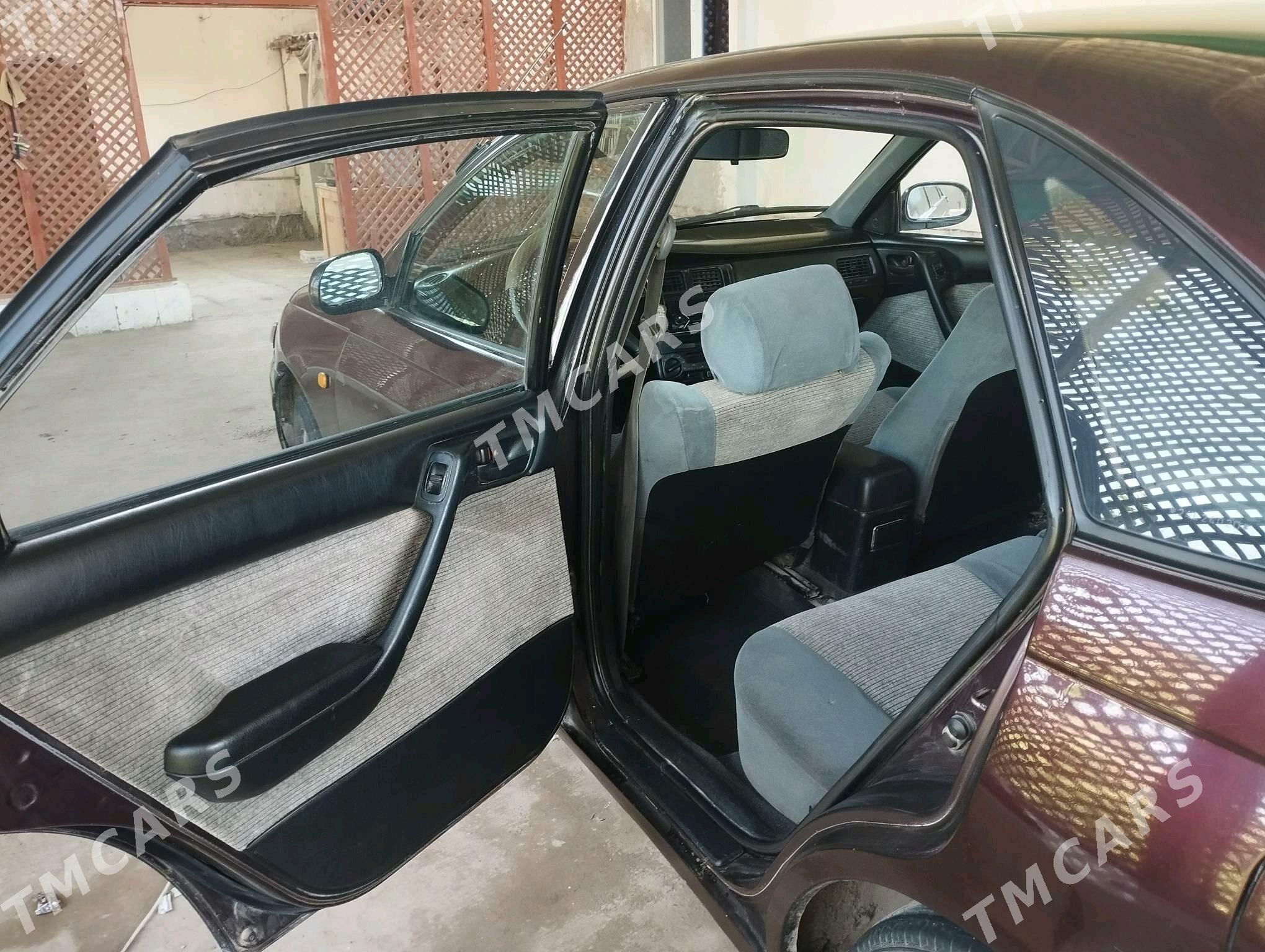 Toyota Carina 1993 - 62 000 TMT - Кёнеургенч - img 4