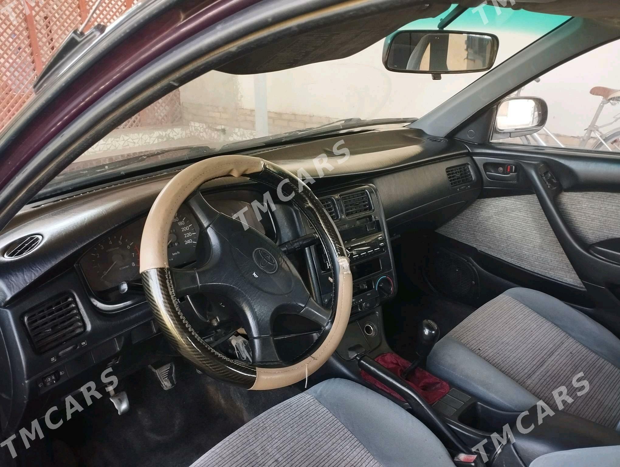 Toyota Carina 1993 - 62 000 TMT - Кёнеургенч - img 8