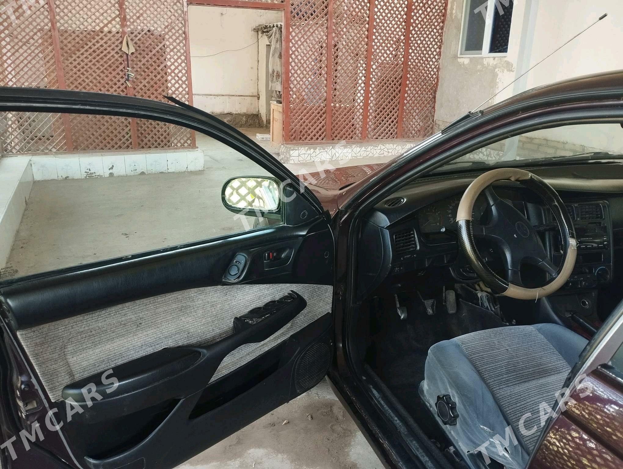 Toyota Carina 1993 - 62 000 TMT - Кёнеургенч - img 7