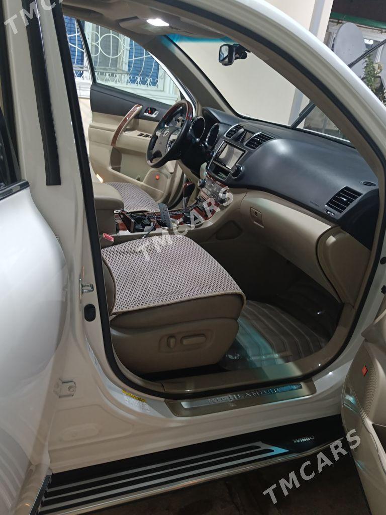 Toyota Highlander 2013 - 410 000 TMT - Бузмеин - img 5