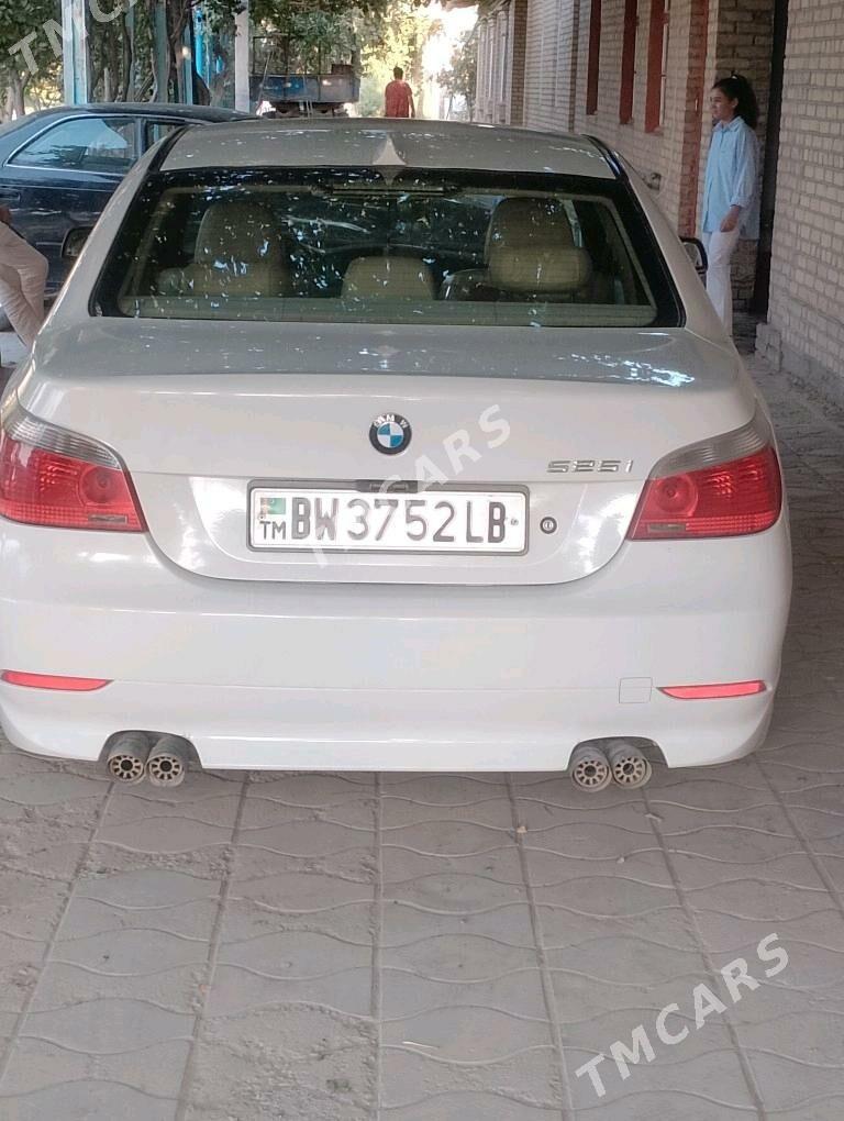 BMW E60 2005 - 155 000 TMT - Dänew - img 2