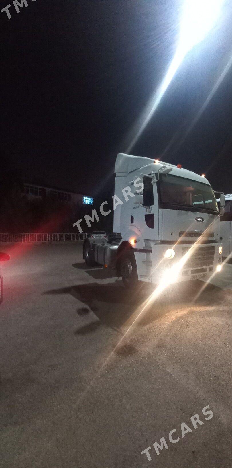 Volvo EURO 4 2014 - 660 000 TMT - Aşgabat - img 2