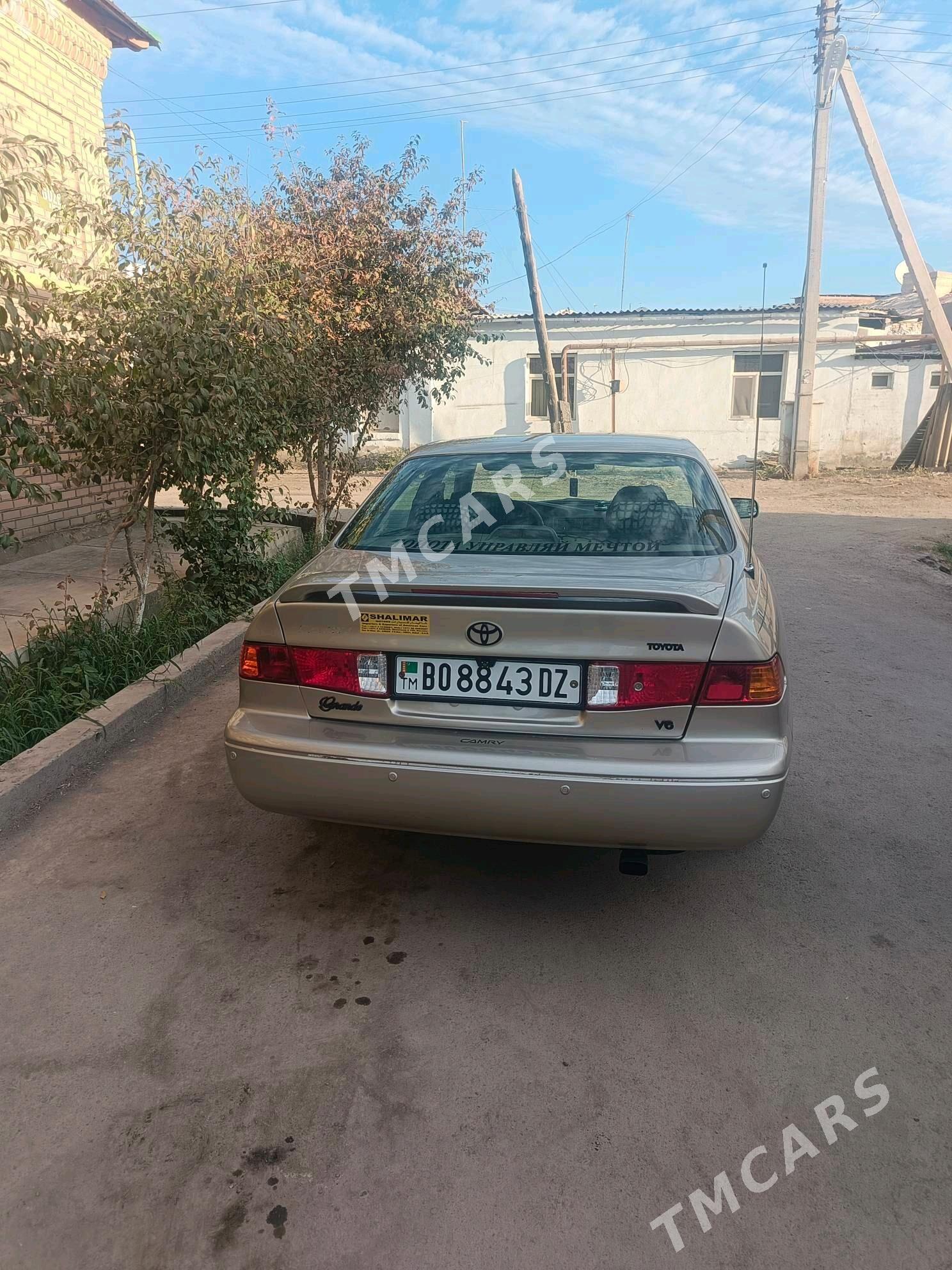 Toyota Camry 1998 - 130 000 TMT - Дашогуз - img 3