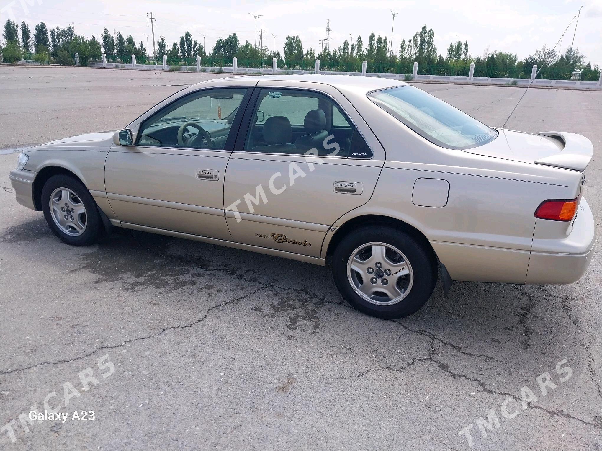 Toyota Camry 1998 - 130 000 TMT - Дашогуз - img 2