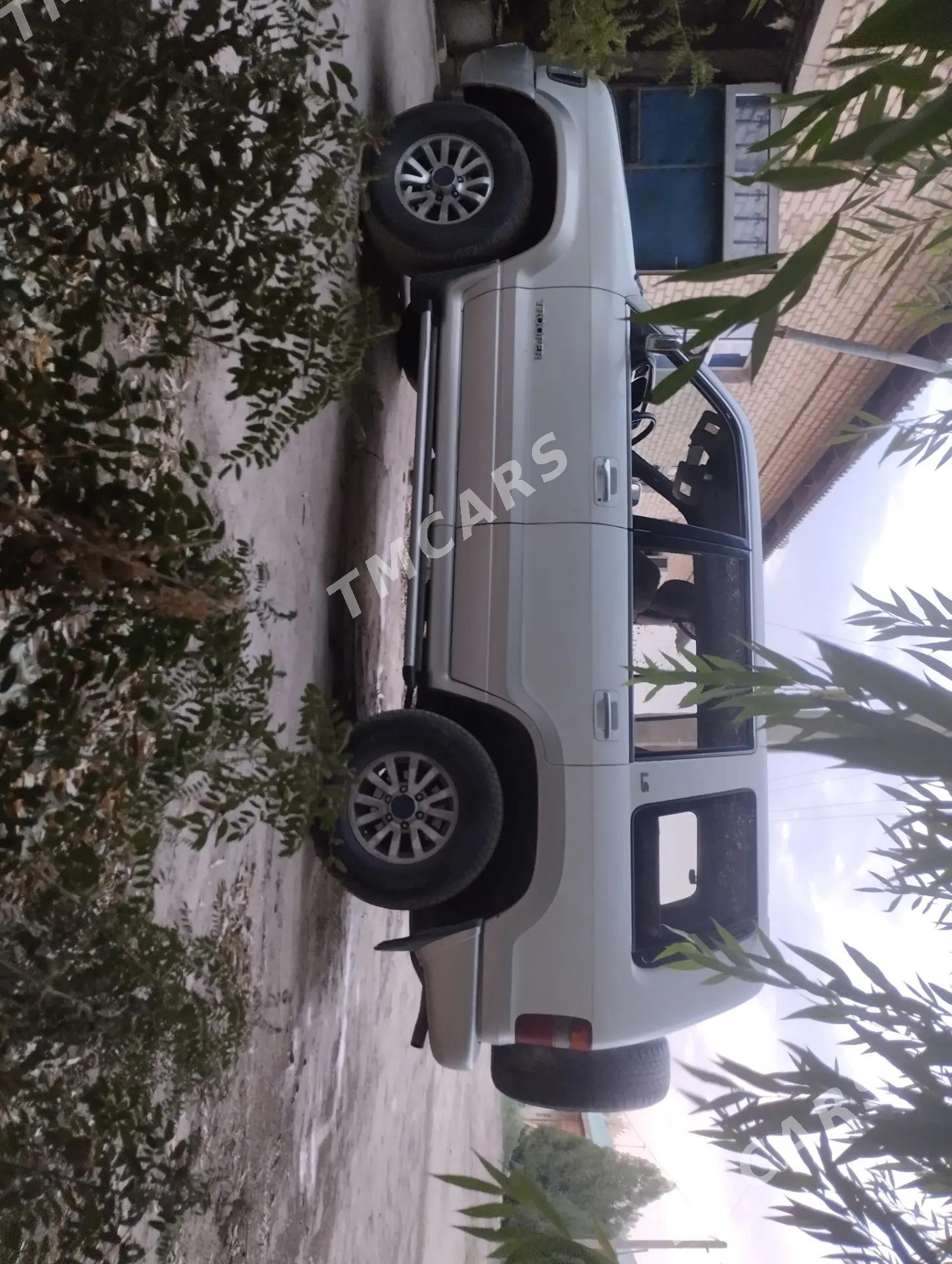 Isuzu Trooper 2002 - 80 000 TMT - Daşoguz - img 7
