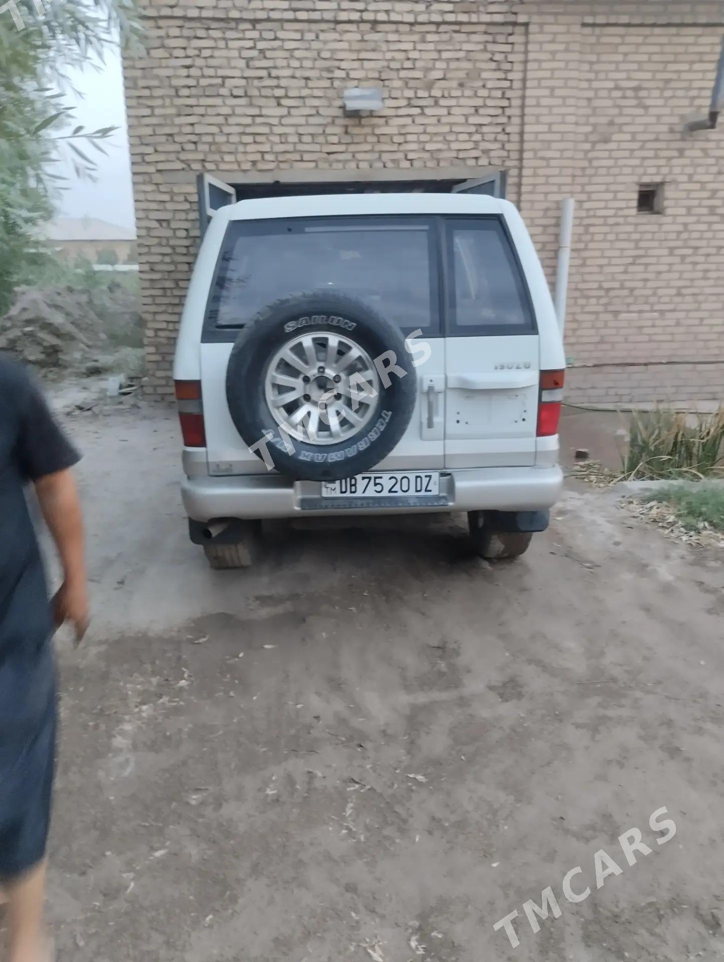 Isuzu Trooper 2002 - 80 000 TMT - Daşoguz - img 4
