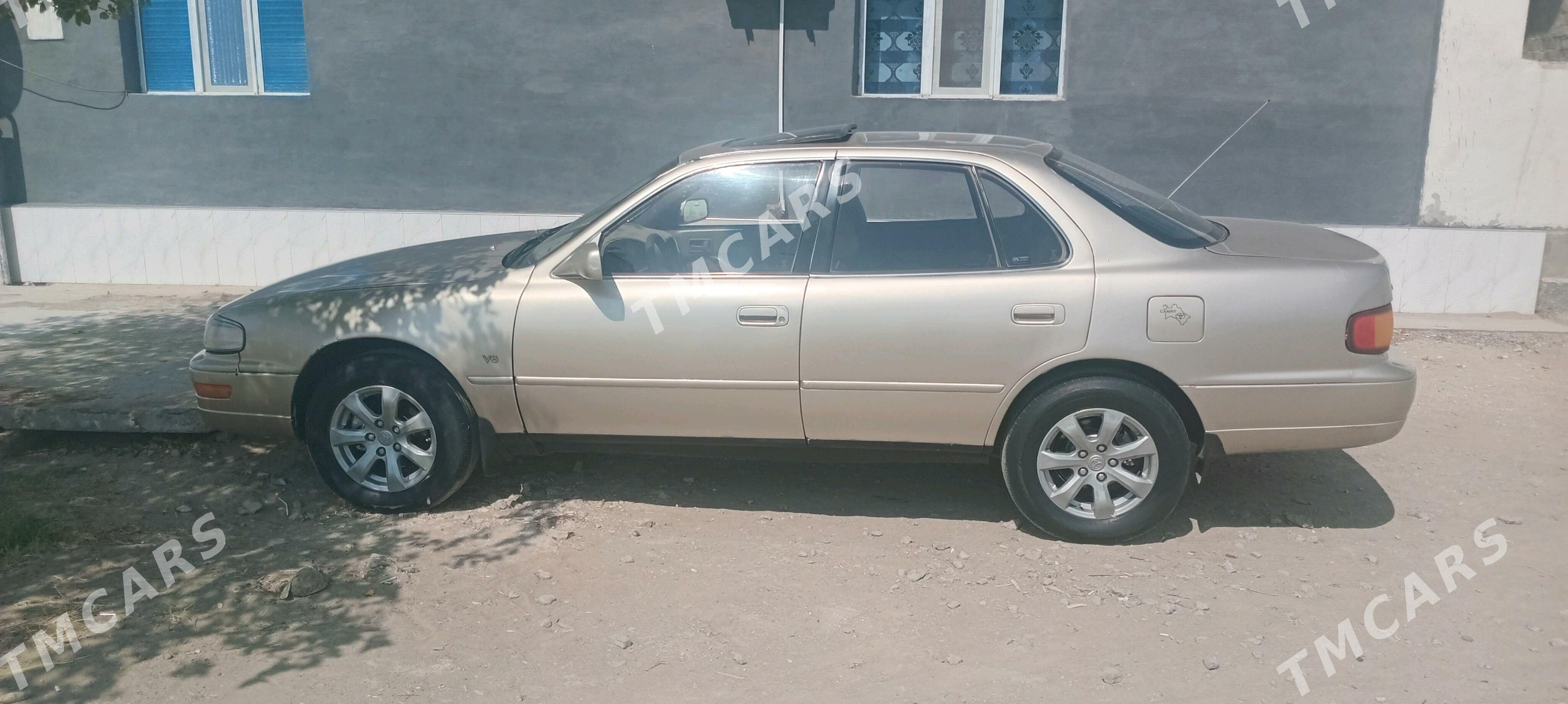 Toyota Camry 1993 - 80 000 TMT - Берекет - img 4