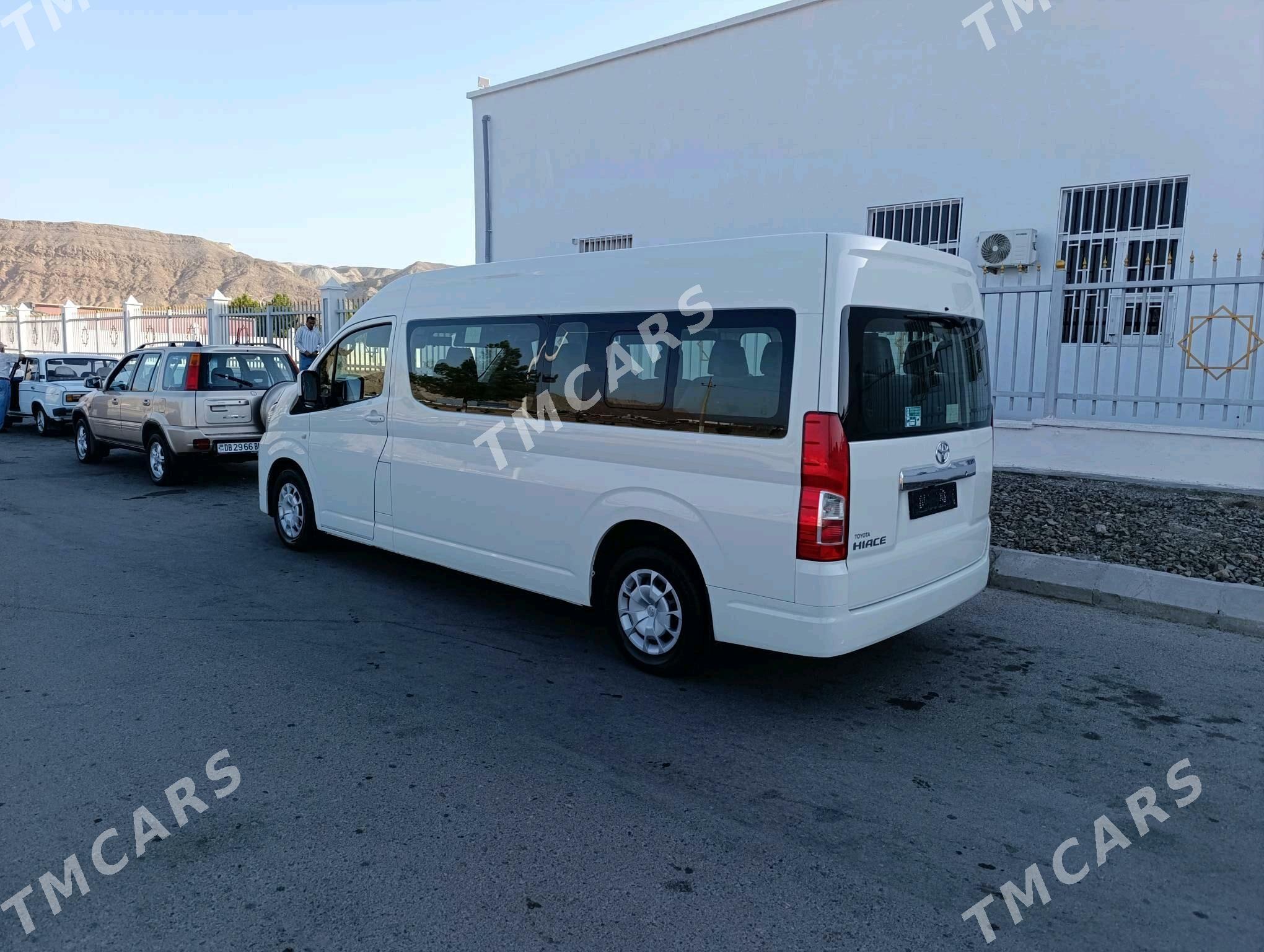 Toyota Hiace 2019 - 700 000 TMT - Türkmenbaşy - img 10