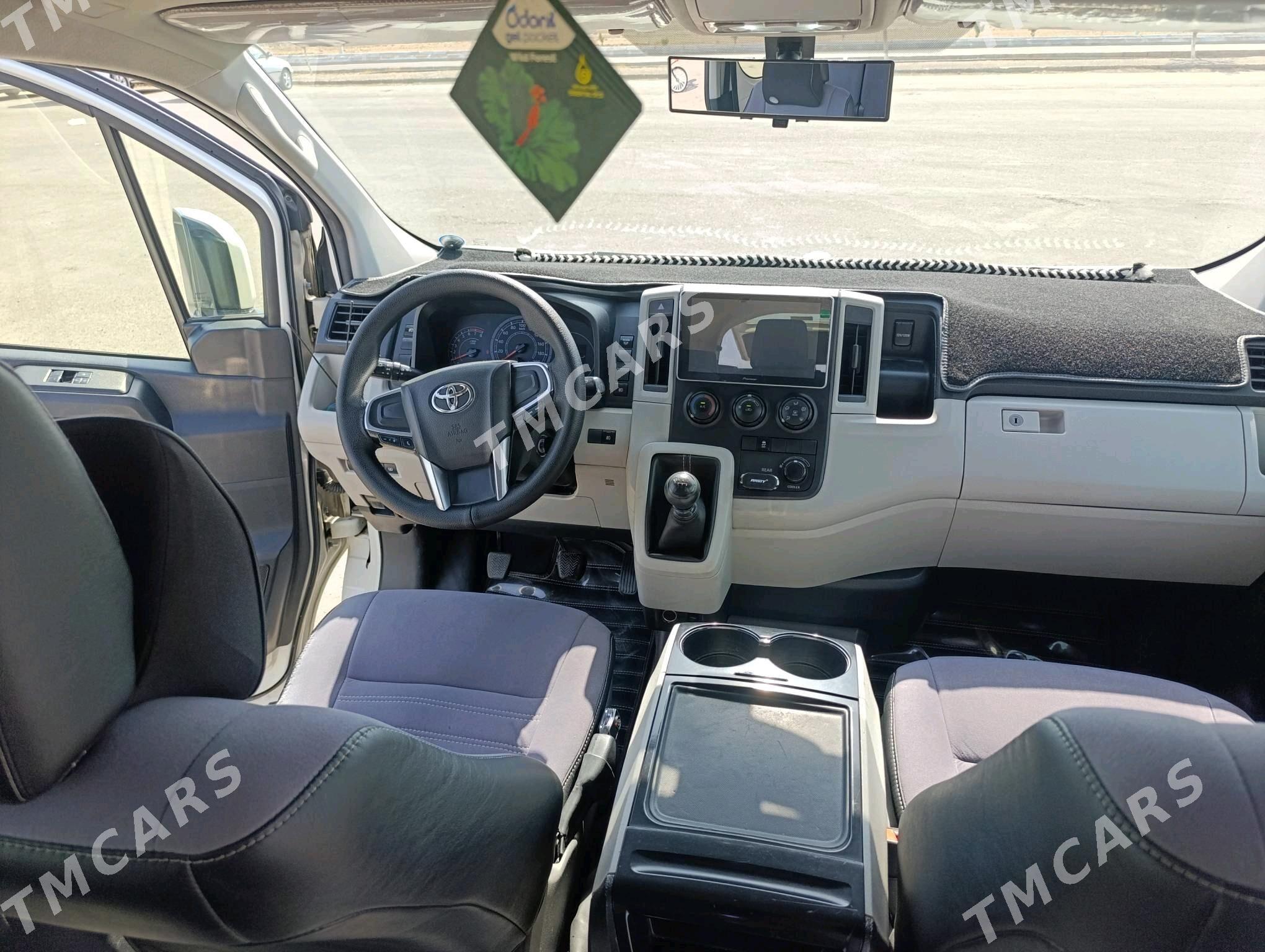 Toyota Hiace 2019 - 700 000 TMT - Türkmenbaşy - img 9